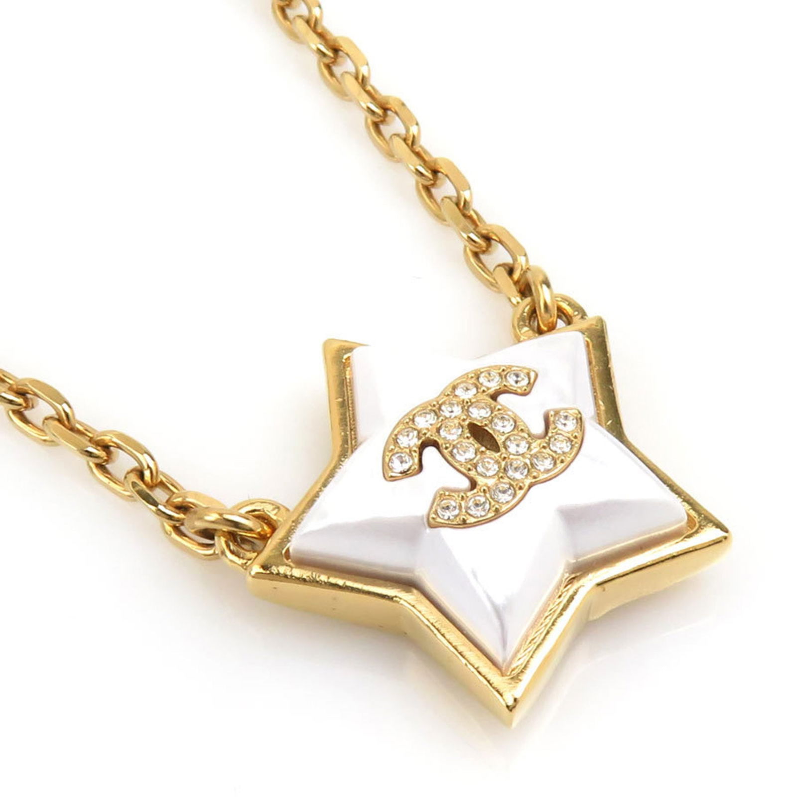 r10954i - CHANEL Necklace - Metal - Gold and White - Women's: r10954i - CHANEL Necklace - Metal - Gold and White - Women's This listing features r10954i - CHANEL Necklace - Metal - Gold and White - Women's. Item specifics are provided below. Item Specifics: