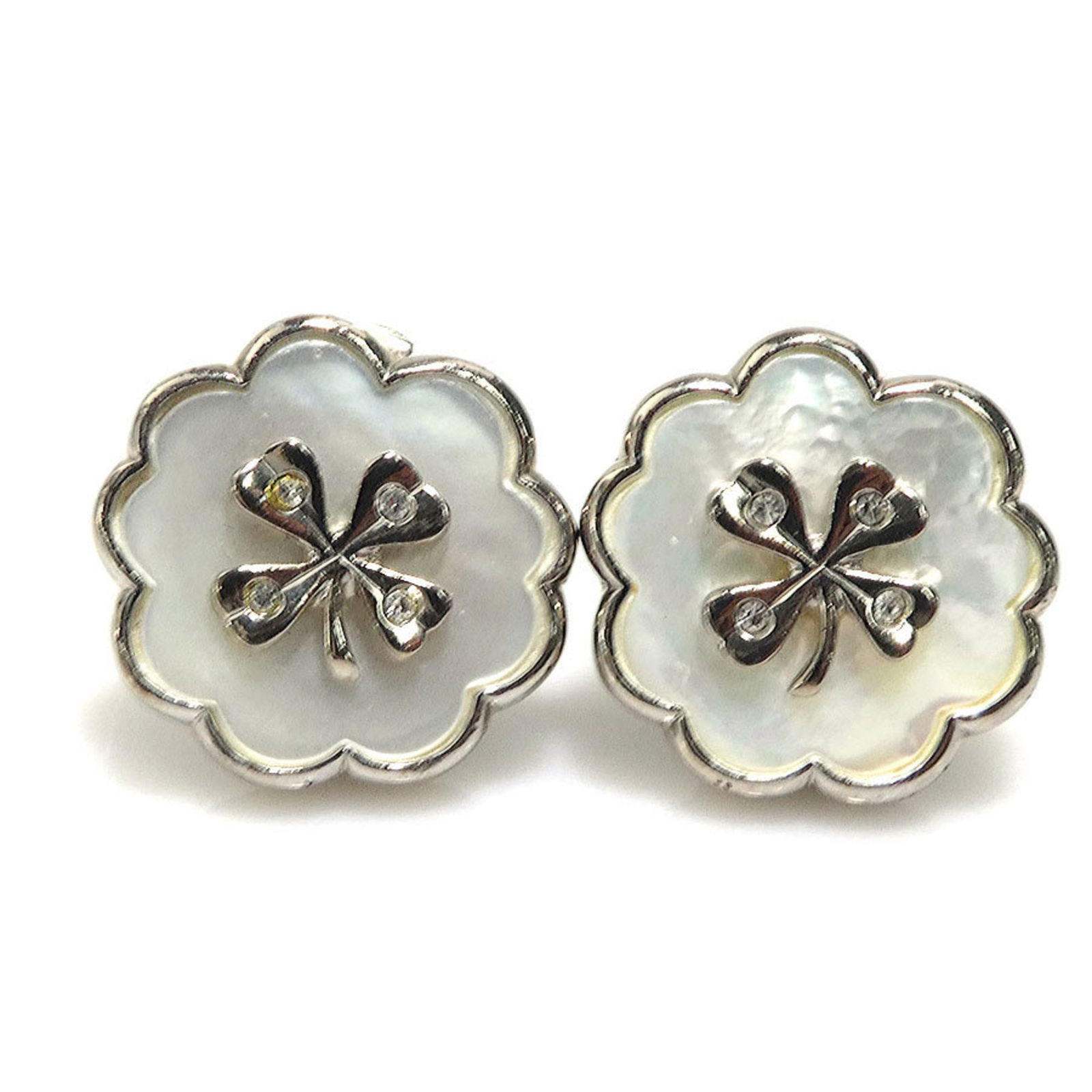 Shell - Chanel Clip Earrings Metal: Shell - Chanel Clip Earrings Metal This listing features Shell - Chanel Clip Earrings Metal. Item specifics are provided below. Item Specifics: Brand: Chanel Type: Clip Earrings Gender: Women Material