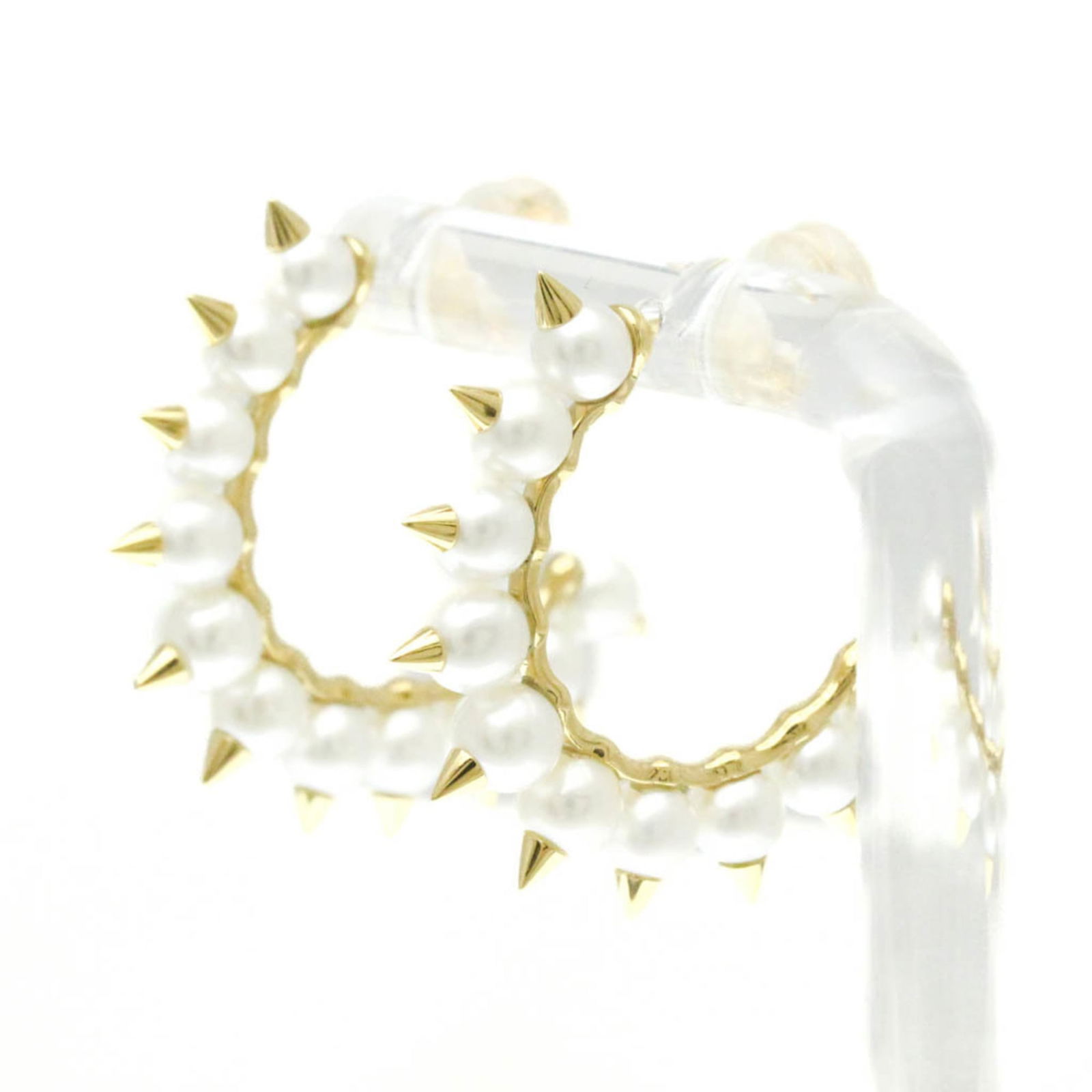 (18K) Tasaki Half Hoop Earrings Yellow Gold: (18K) Tasaki Half Hoop Earrings Yellow Gold This listing features (18K) Tasaki Half Hoop Earrings Yellow Gold. Item specifics are provided below. Item Specifics: Brand: Tasaki Type: Half Hoop Earrings