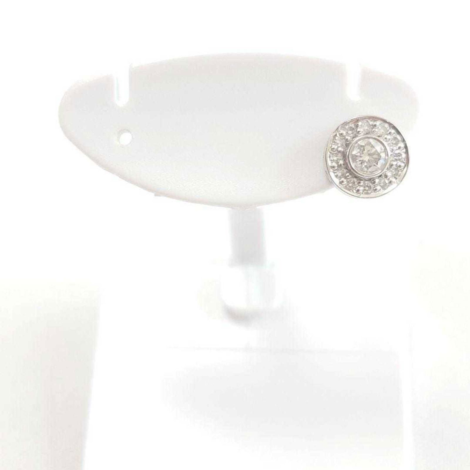 950 Tiffany Stud Earrings Platinum: 950 Tiffany Stud Earrings Platinum This listing features 950 Tiffany Stud Earrings Platinum. Item specifics are provided below. Item Specifics: Brand: Tiffany Type: Stud Earrings Single Earring: Yes G