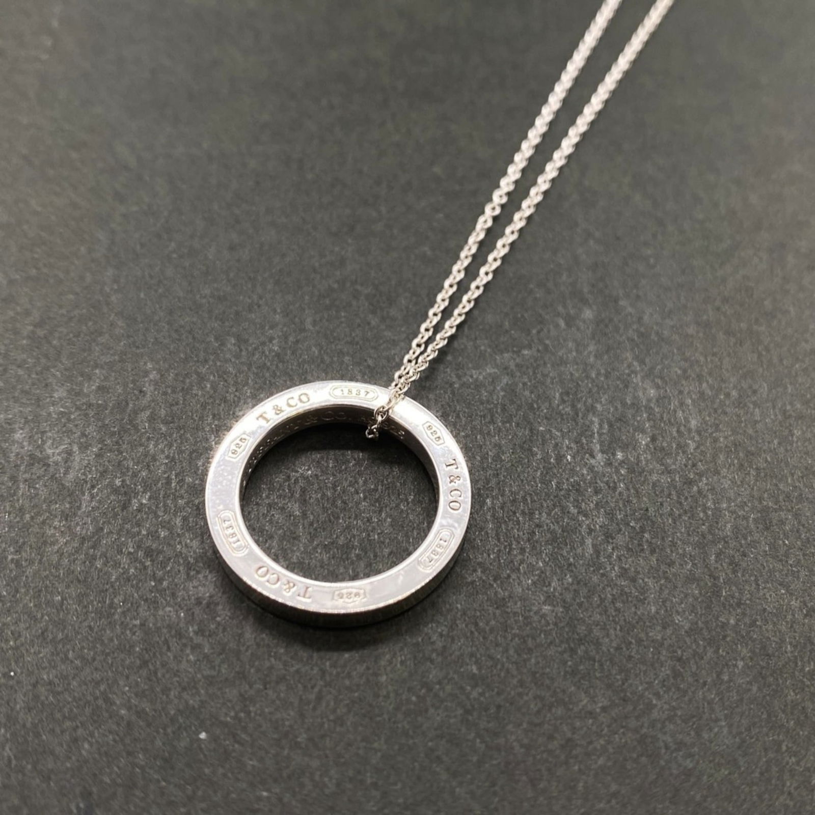 Women's - TIFFANY & Co. Tiffany Circle Pendant Necklace - 3.8g - 925 Sterling Silver (1 of 8)