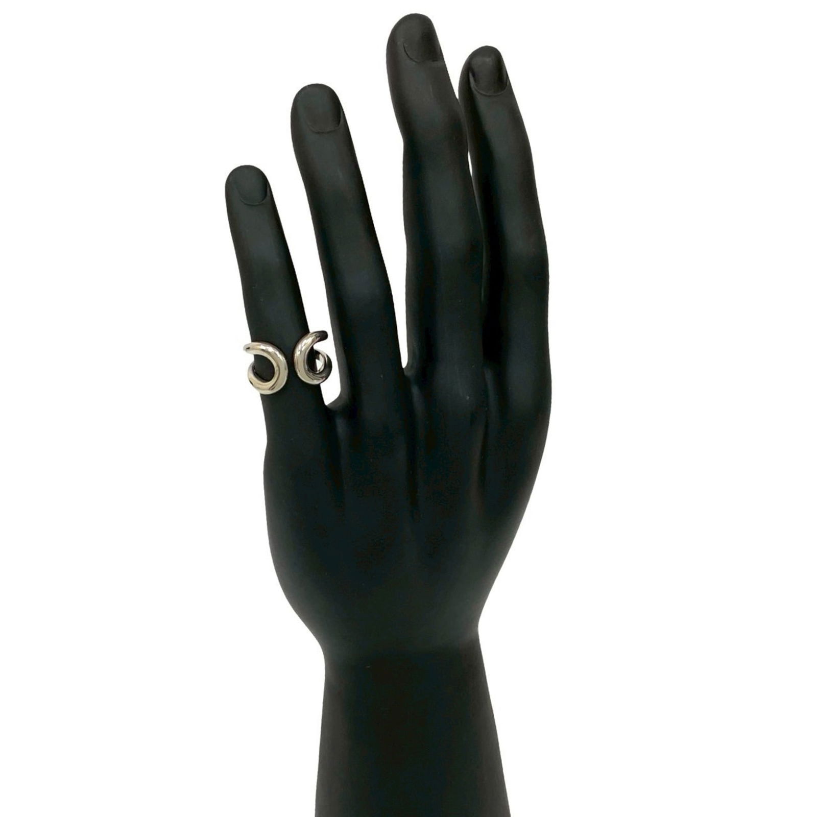 925 Hermes Band Ring Silver: 925 Hermes Band Ring Silver This listing features 925 Hermes Band Ring Silver. Item specifics are provided below. Item Specifics: Brand: Hermes Type: Band Ring Gender: Men Color: Silver Material: Silv