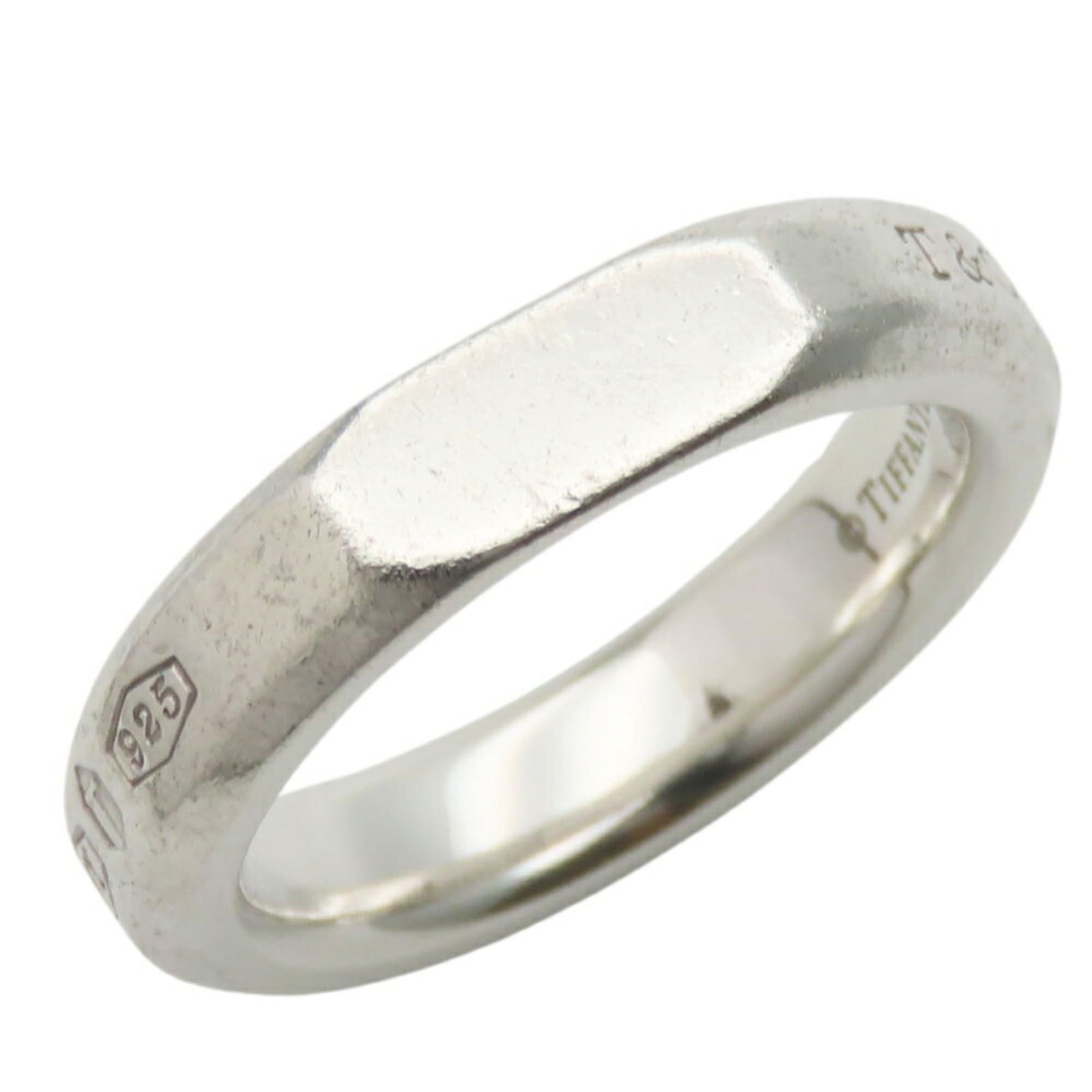 925 Tiffany Band Ring Silver: 925 Tiffany Band Ring Silver This listing features 925 Tiffany Band Ring Silver. Item specifics are provided below. Item Specifics: Brand: Tiffany Type: Band Ring Gender: Women Color: Silver Material: