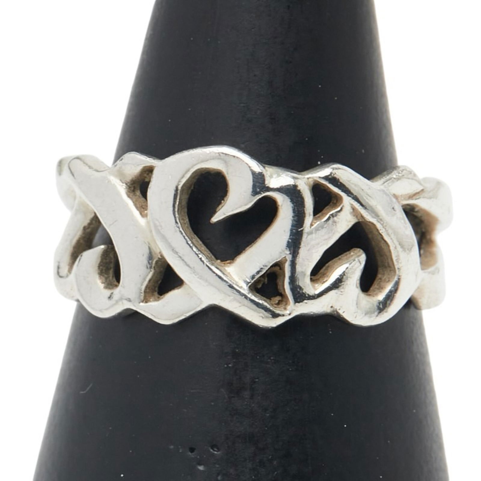925 Tiffany Band Ring Silver: 925 Tiffany Band Ring Silver This listing features 925 Tiffany Band Ring Silver. Item specifics are provided below. Item Specifics: Brand: Tiffany Type: Band Ring Gender: Women Material: Silver 925