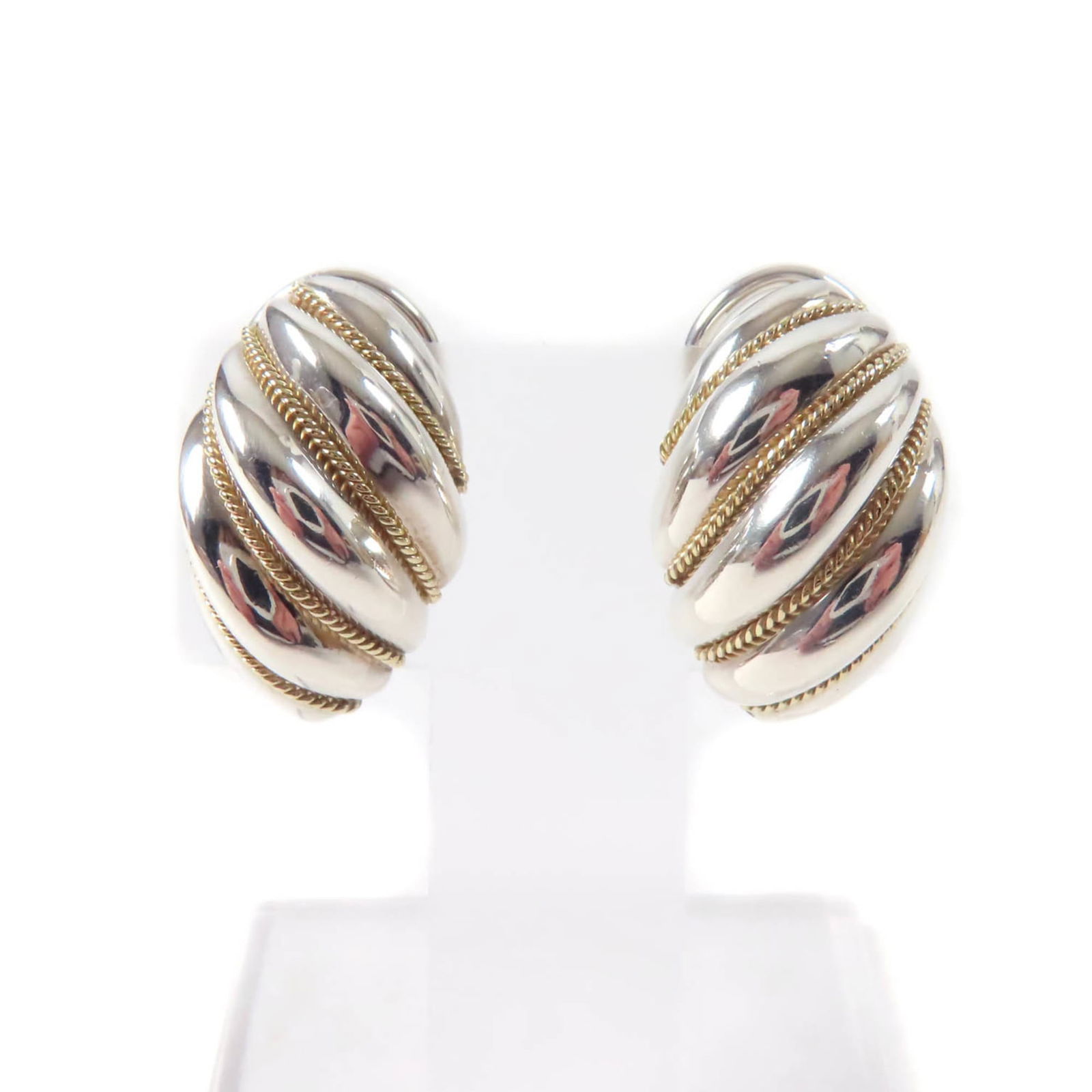 Silver 925 - Tiffany Clip Earrings Gold (18K): Silver 925 - Tiffany Clip Earrings Gold (18K) This listing features Silver 925 - Tiffany Clip Earrings Gold (18K). Item specifics are provided below. Item Specifics: Brand: Tiffany Type: Clip