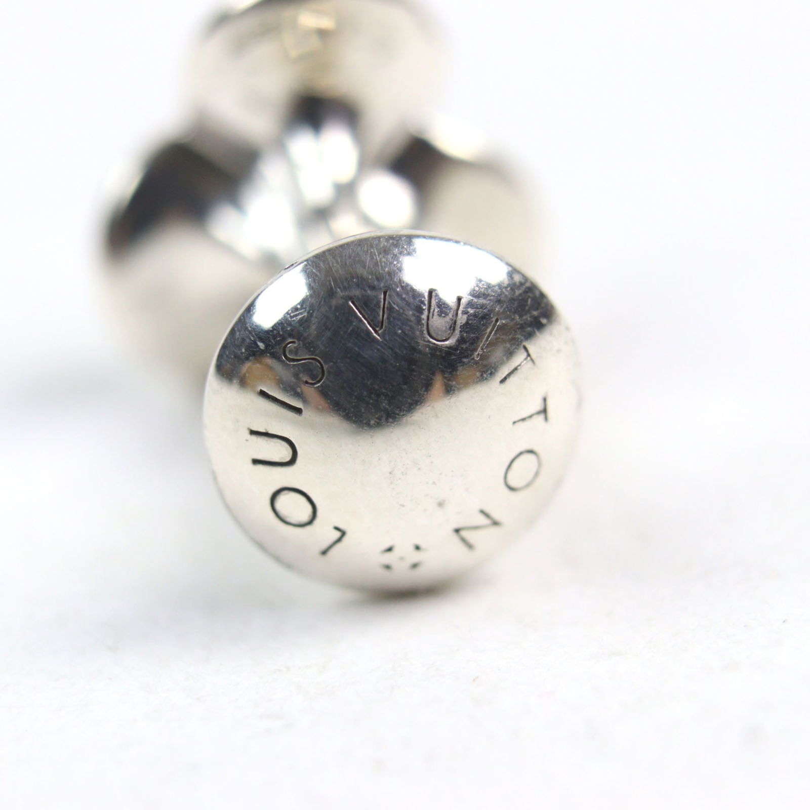 925 Louis Vuitton Stud/ Button Silver - 9