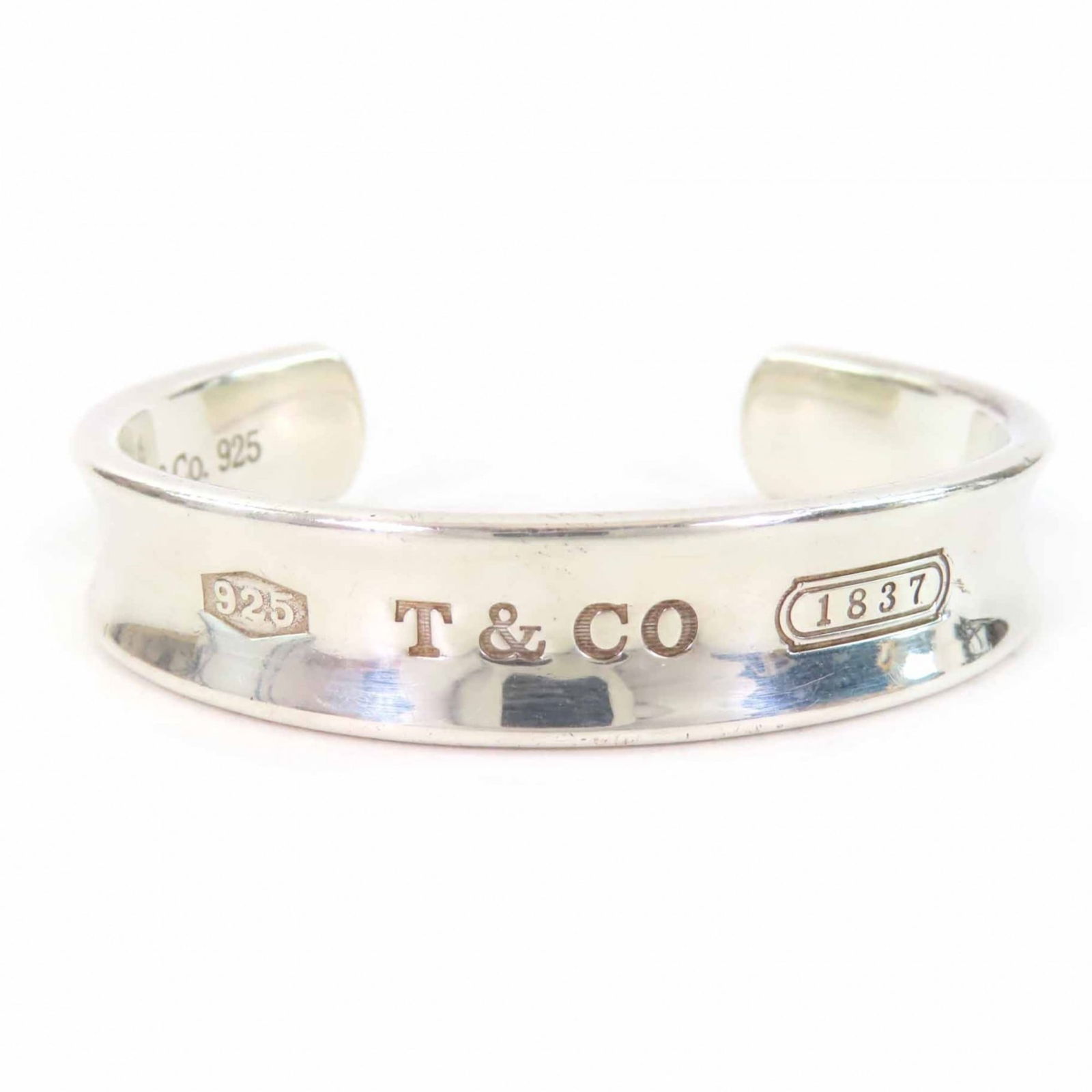 Bangle Tiffany: Bangle Tiffany This listing features Bangle Tiffany. Item specifics are provided below. Item Specifics: Brand: Tiffany Type: Bangle Gender: Women Metal: Silver Metal Purity: Silver925 Length: 12cm / 4