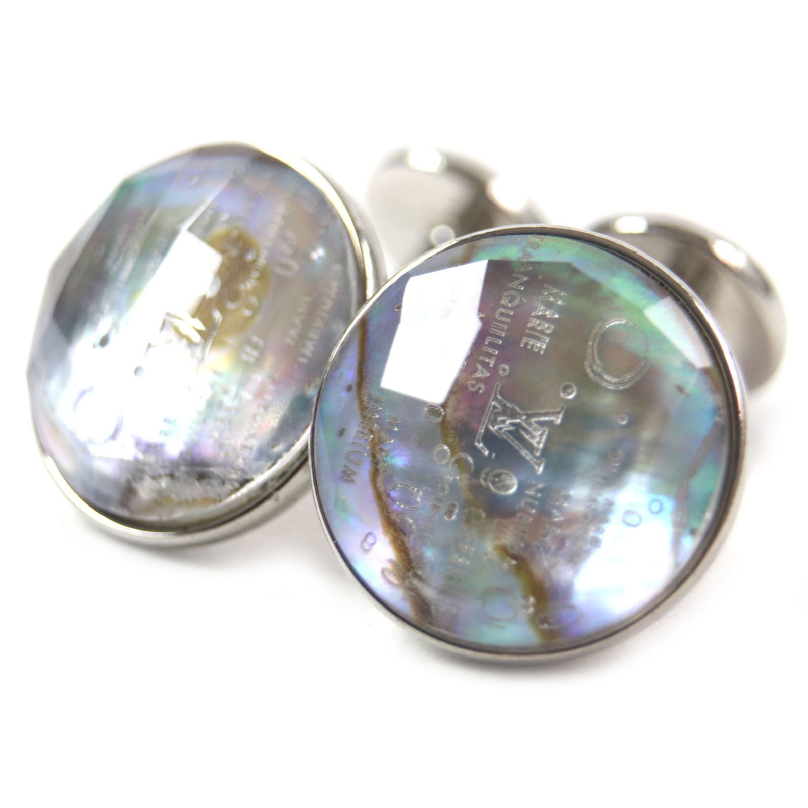 Button Louis Vuitton Stud/: Button Louis Vuitton Stud/ This listing features Button Louis Vuitton Stud/. Item specifics are provided below. Item Specifics: Brand: Louis Vuitton Type: Stud/Button Gender: Men Color: Silver Size (H