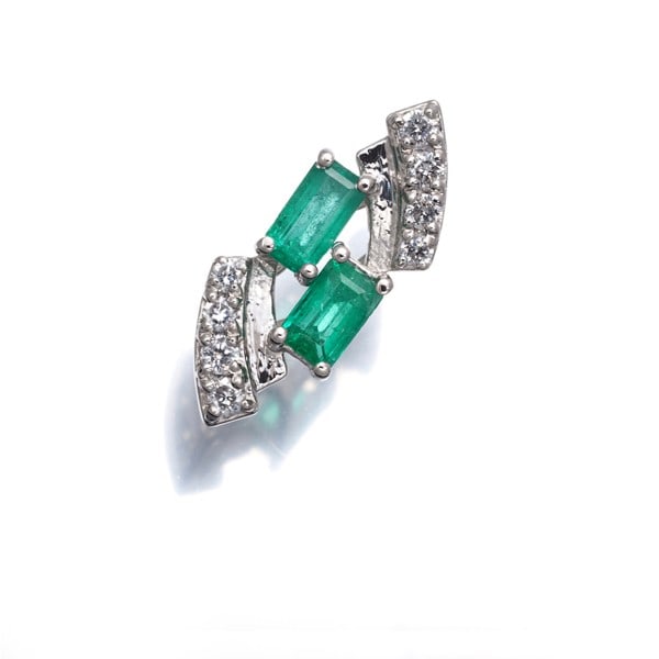 Platinum Gstv Pendant Emerald 0.20Ct Diamond 0.12Ct 950: Platinum Gstv Pendant Emerald 0.20Ct Diamond 0.12Ct 950 This listing features Platinum Gstv Pendant Emerald 0.20Ct Diamond 0.12Ct 950. Item specifics are provided below. Item Specifics: Brand: GSTV