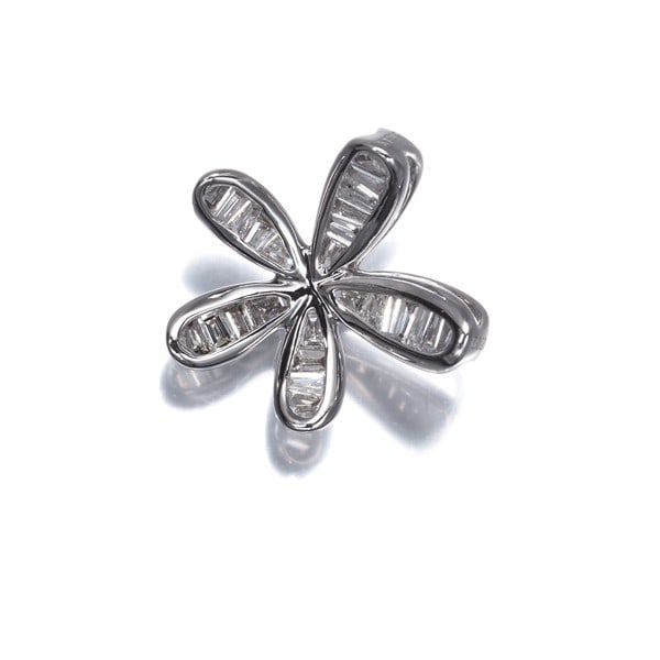 Gold Diamond 0.20Ct Tapered-Cut Flower Pendant 18K 750 White: Gold Diamond 0.20Ct Tapered-Cut Flower Pendant 18K 750 White This listing features Gold Diamond 0.20Ct Tapered-Cut Flower Pendant 18K 750 White. Item specifics are provided below. Item Specifics:
