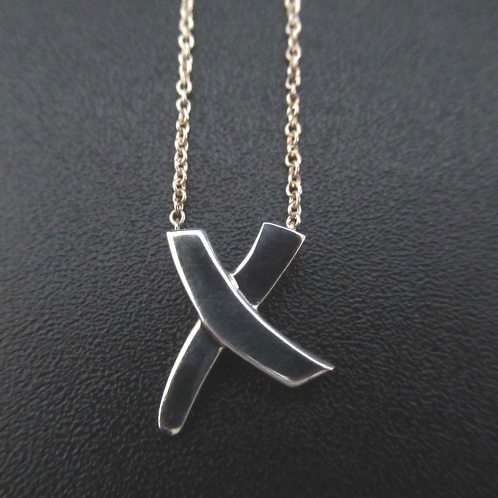 Women Tiffany & Co. Paloma Picasso Graffiti X Kiss Necklace Pendant in 925 SV Silver for: Women Tiffany & Co. Paloma Picasso Graffiti X Kiss Necklace Pendant in 925 SV Silver for This listing features Women Tiffany & Co. Paloma Picasso Graffiti X Kiss Necklace Pendant in 925 SV Silver