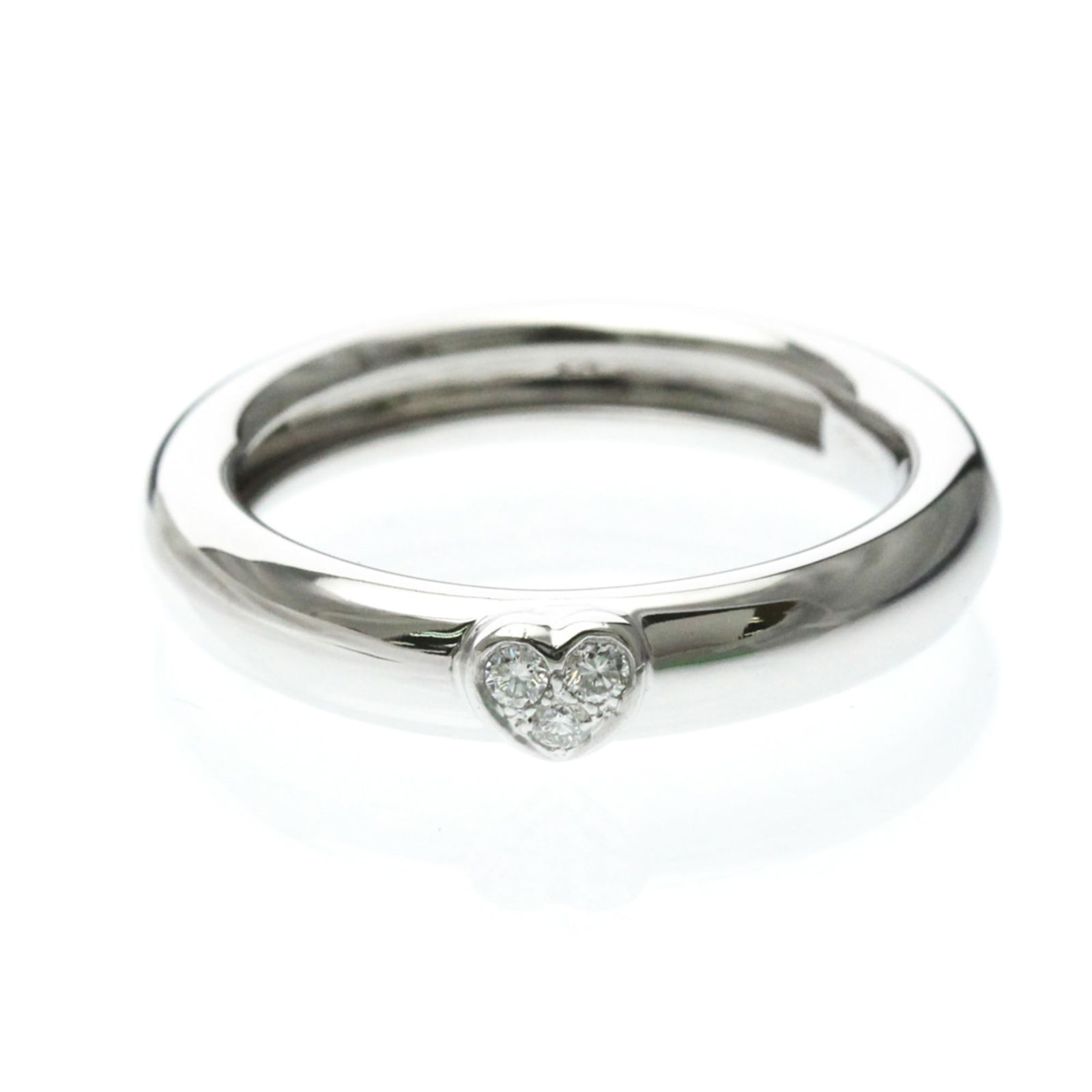 (18K) Tiffany Band Ring White Gold: (18K) Tiffany Band Ring White Gold This listing features (18K) Tiffany Band Ring White Gold. Item specifics are provided below. Item Specifics: Brand: Tiffany Type: Band Ring Style: Fashion Gender: