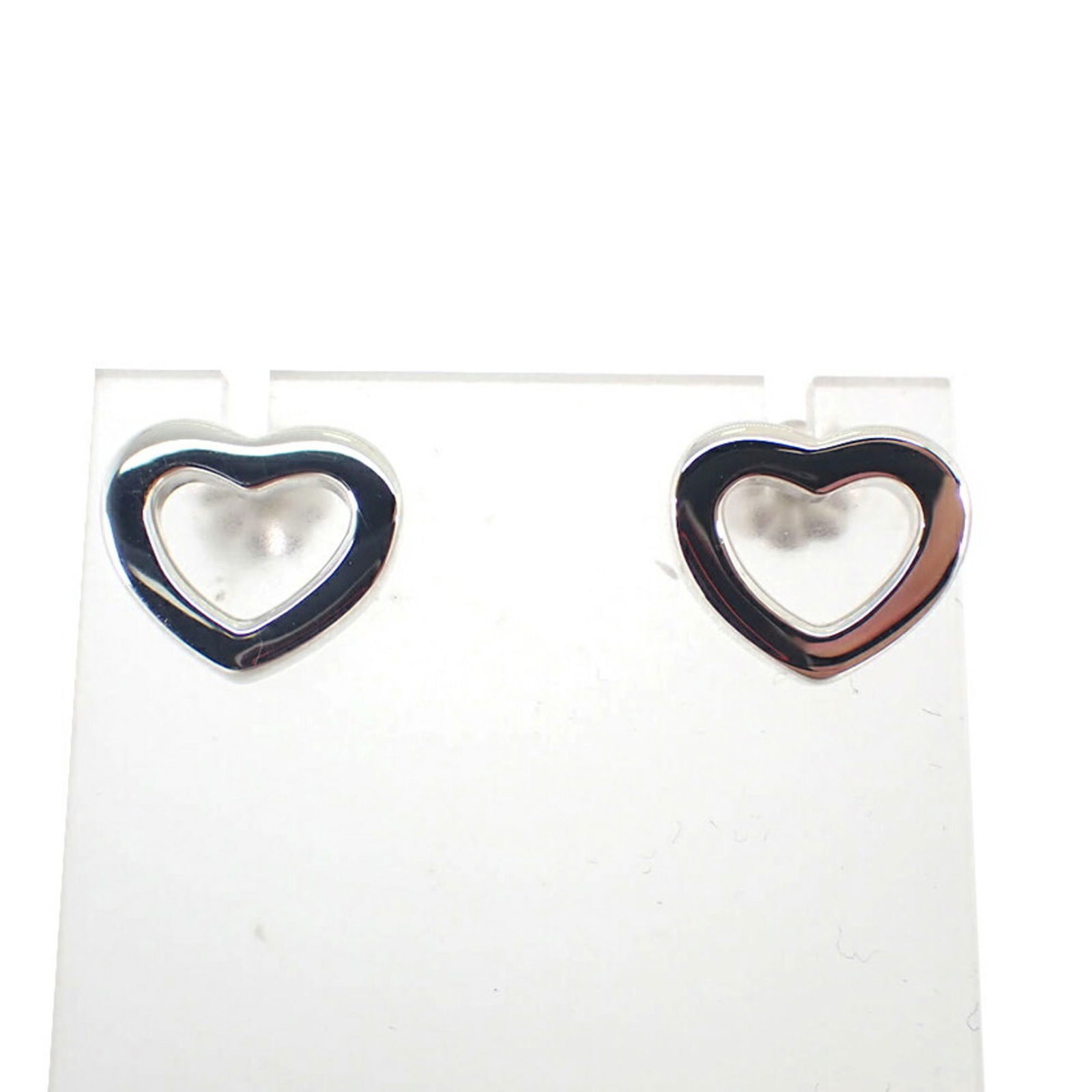 925 Tiffany Stud Earrings Sterling Silver: 925 Tiffany Stud Earrings Sterling Silver This listing features 925 Tiffany Stud Earrings Sterling Silver. Item specifics are provided below. Item Specifics: Brand: Tiffany Type: Stud Earrings Gender: