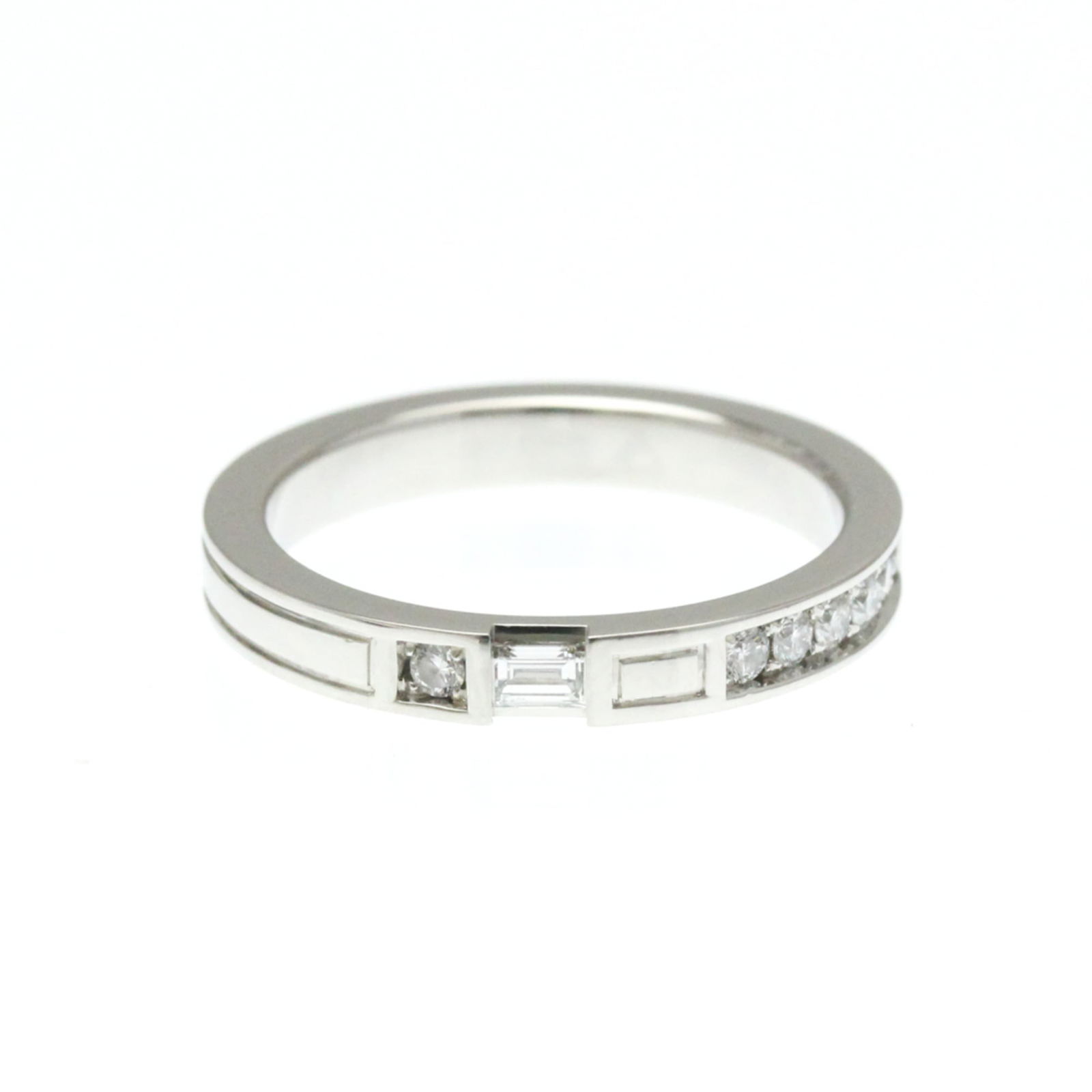 Platinum Harry Winston Band Ring: Platinum Harry Winston Band Ring This listing features Platinum Harry Winston Band Ring. Item specifics are provided below. Item Specifics: Brand: Harry Winston Type: Band Ring Style: Fashion