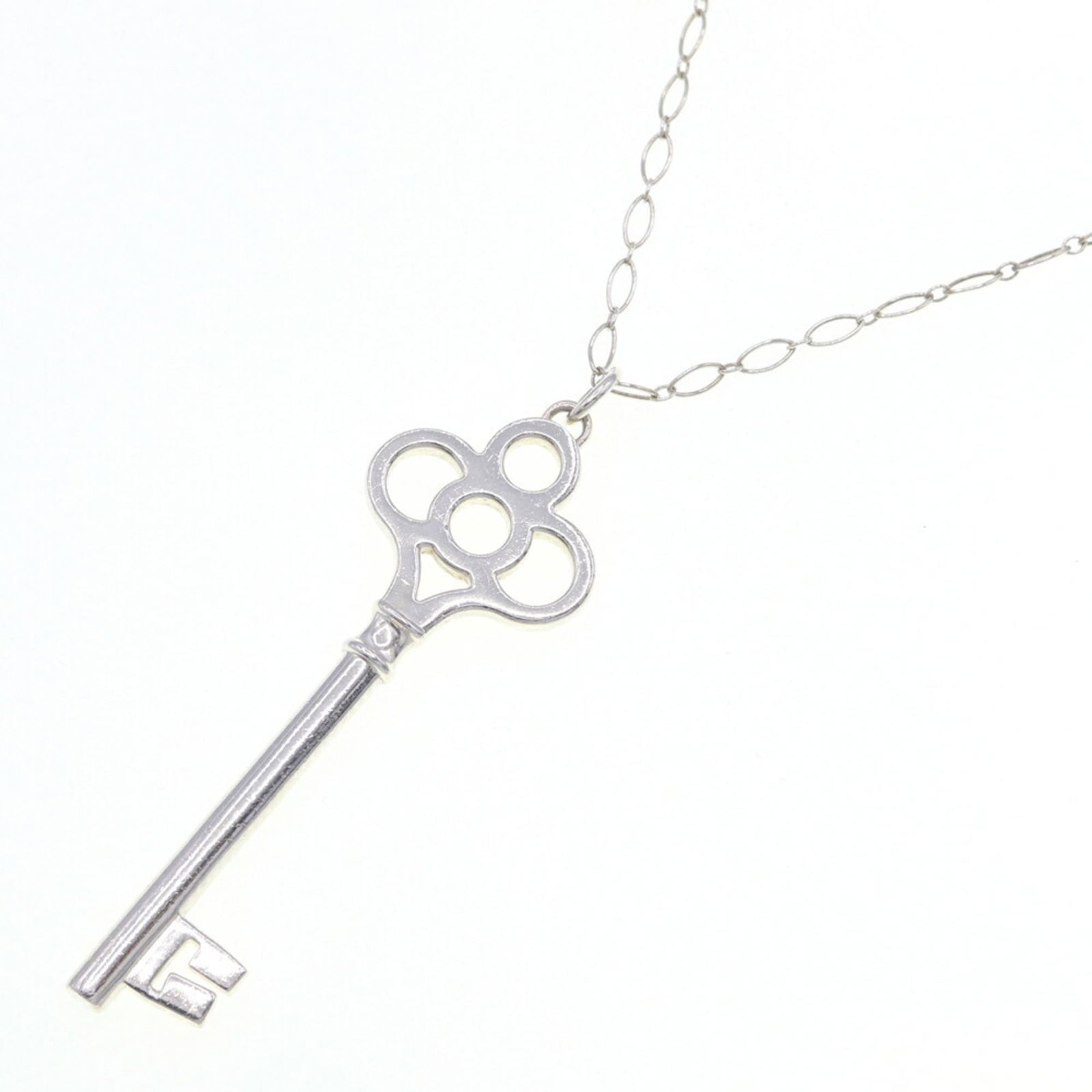 TIFFANY CO - Tiffany & Co. Crown Key Pendant Necklace with Oval Chain - 925 Sterling Silver - Key -: TIFFANY CO - Tiffany & Co. Crown Key Pendant Necklace with Oval Chain - 925 Sterling Silver - Key - Women's This listing features TIFFANY CO - Tiffany & Co. Crown Key Pendant Necklace with Oval Chain