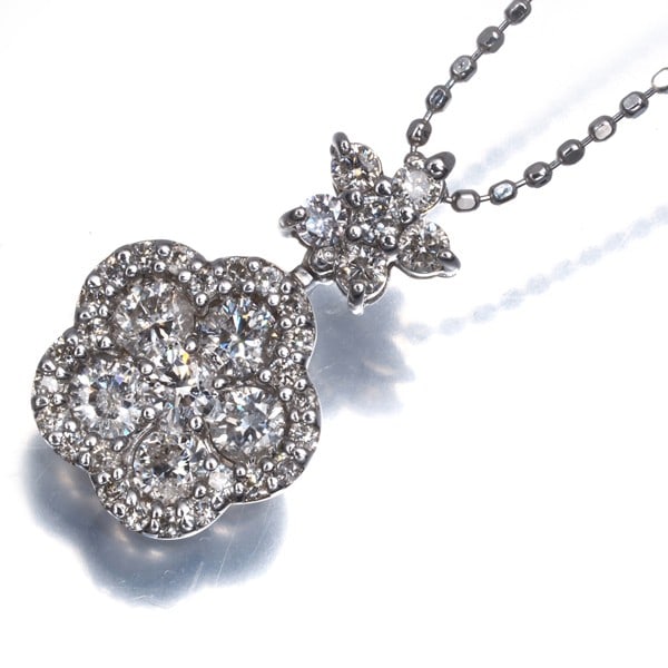 Gold Diamond 0.68Ct Flower Necklace 18K 750 White: Gold Diamond 0.68Ct Flower Necklace 18K 750 White This listing features Gold Diamond 0.68Ct Flower Necklace 18K 750 White. Item specifics are provided below. Item Specifics: Metal: White Gold Metal Pu