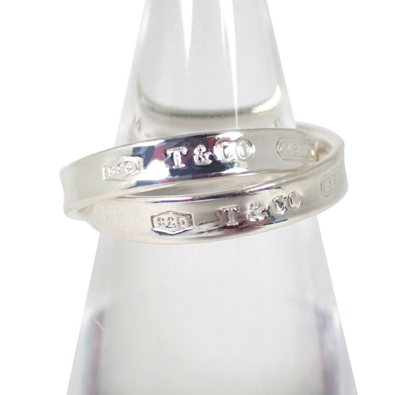 925 Tiffany Band Ring Sterling Silver: 925 Tiffany Band Ring Sterling Silver This listing features 925 Tiffany Band Ring Sterling Silver. Item specifics are provided below. Item Specifics: Brand: Tiffany Type: Band Ring Gender: Women Mater