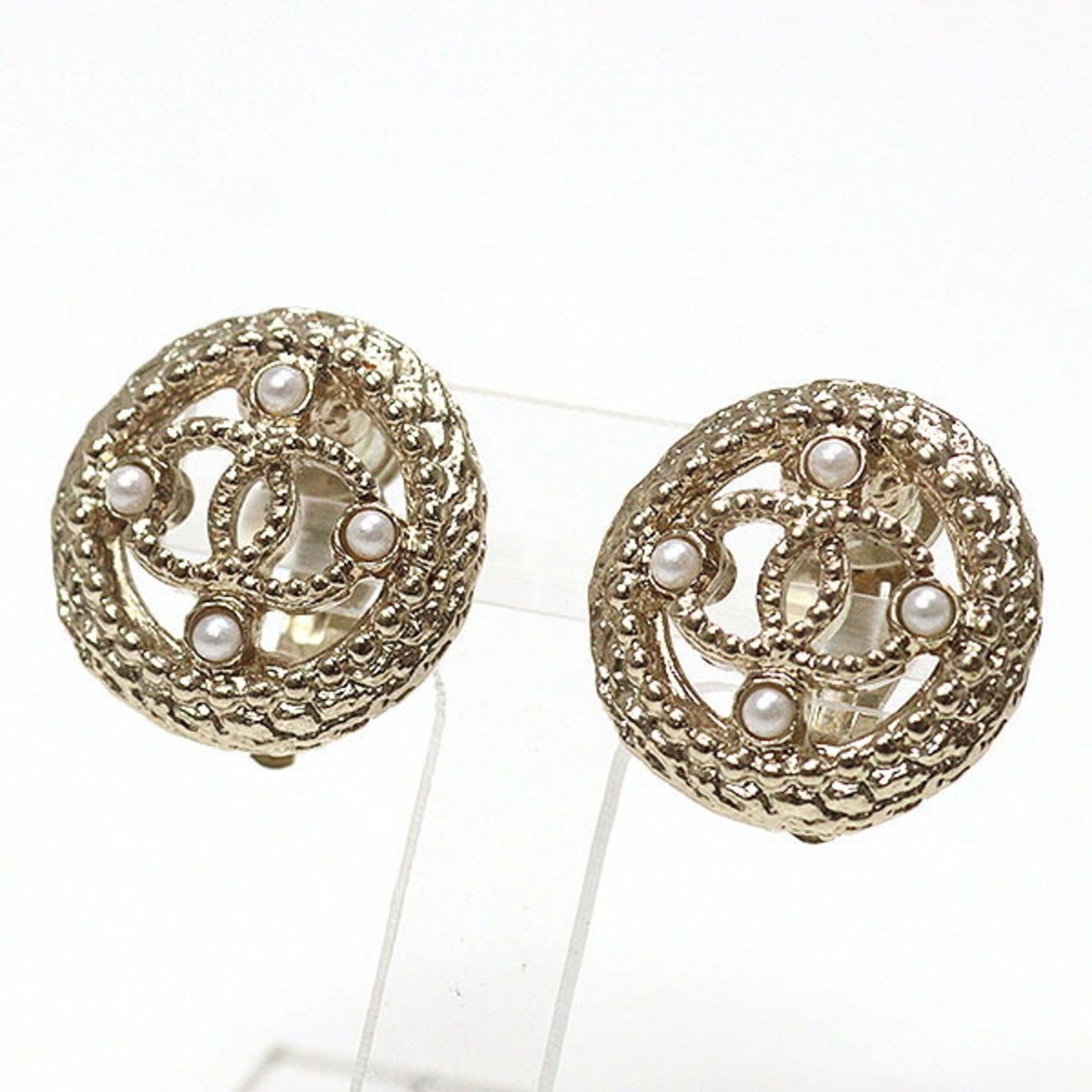 Metal Chanel Clip Earrings (1 of 3)