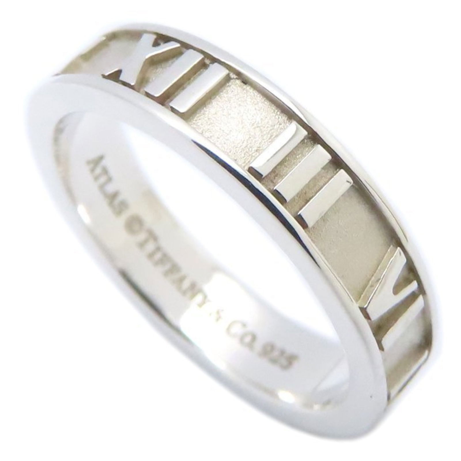 925 Tiffany Band Ring Silver: 925 Tiffany Band Ring Silver This listing features 925 Tiffany Band Ring Silver. Item specifics are provided below. Item Specifics: Brand: Tiffany Type: Band Ring Gender: Women Material: Silver 925