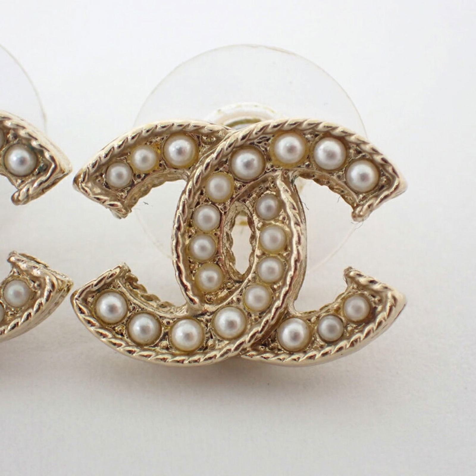Plating Chanel Stud Earrings Gold - 4