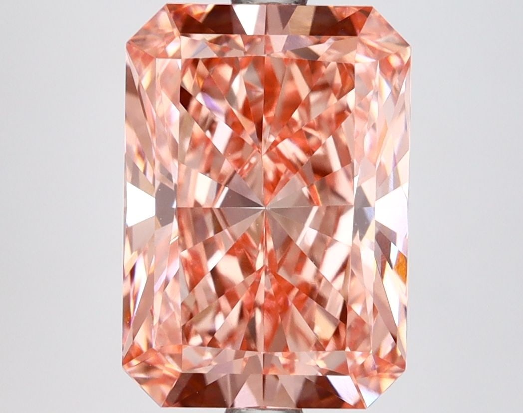 Loose Lab Diamond - IGI Radiant 4.01ct Fancy Vivid Pink VVS2: Loose Lab Diamond - IGI Radiant 4.01ct Fancy Vivid Pink VVS2 This listing features Loose Lab Diamond - IGI Radiant 4.01ct Fancy Vivid Pink VVS2. Item specifics are provided below. Item Specifics: Sour