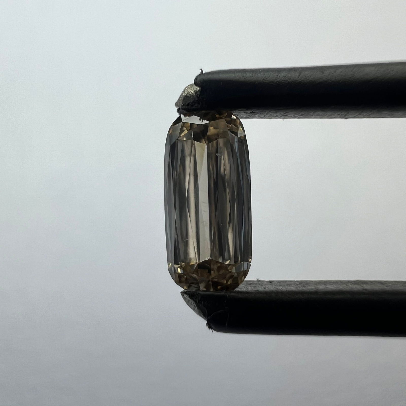 Loose Lab Diamond - Cushion Brilliant 0.3ct Orange VVS2: Loose Lab Diamond - Cushion Brilliant 0.3ct Orange VVS2 This listing features Loose Lab Diamond - Cushion Brilliant 0.3ct Orange VVS2. Item specifics are provided below. Item Specifics: Source: This