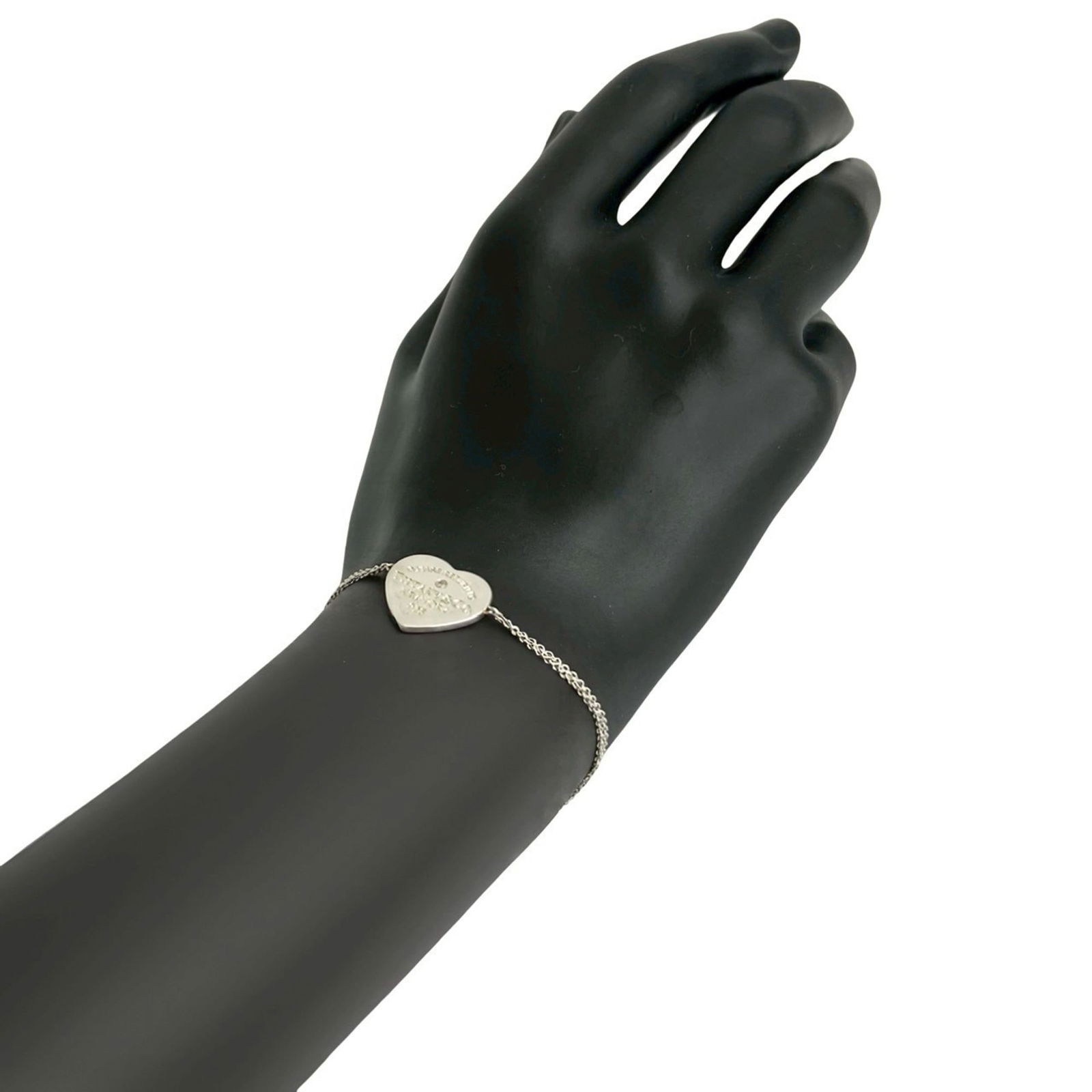 925 Tiffany Charm Bracelet Silver: 925 Tiffany Charm Bracelet Silver This listing features 925 Tiffany Charm Bracelet Silver. Item specifics are provided below. Item Specifics: Brand: Tiffany Type: Charm Bracelet Gender: Women Material