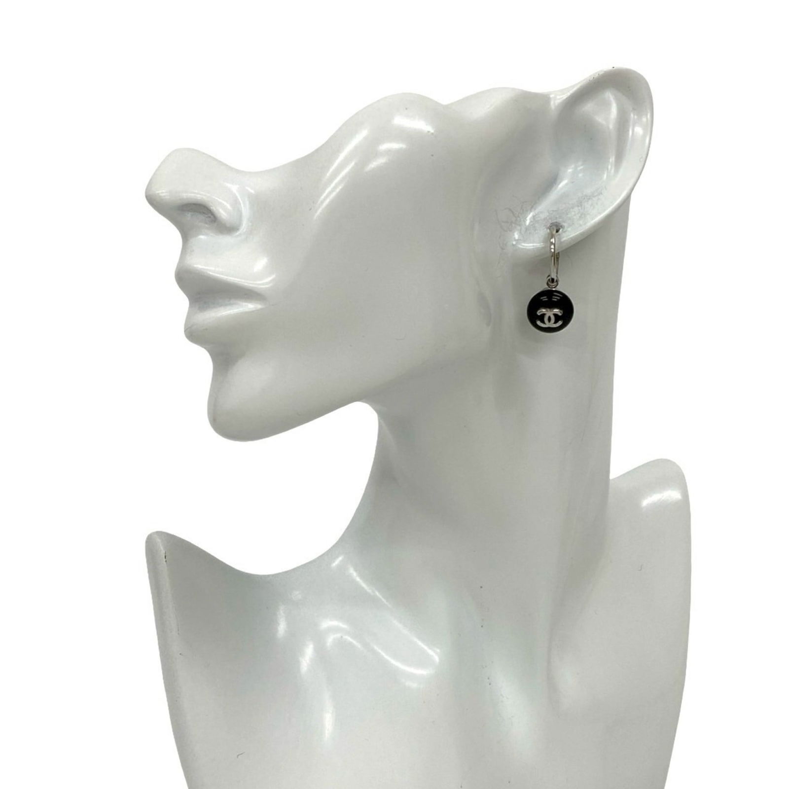 Plastic - Chanel Stud Earrings Alloy: Plastic - Chanel Stud Earrings Alloy This listing features Plastic - Chanel Stud Earrings Alloy. Item specifics are provided below. Item Specifics: Brand: Chanel Type: Stud Earrings Gender: Women Mate