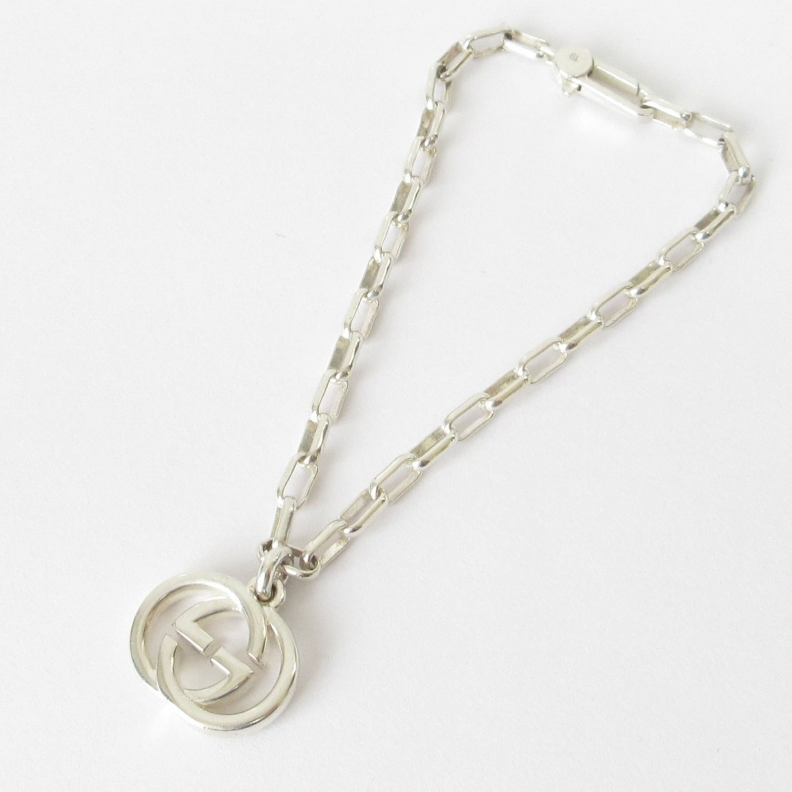 925 Gucci Charm Bracelet Silver: 925 Gucci Charm Bracelet Silver This listing features 925 Gucci Charm Bracelet Silver. Item specifics are provided below. Item Specifics: Brand: Gucci Type: Charm Bracelet Gender: Women Material: Silv