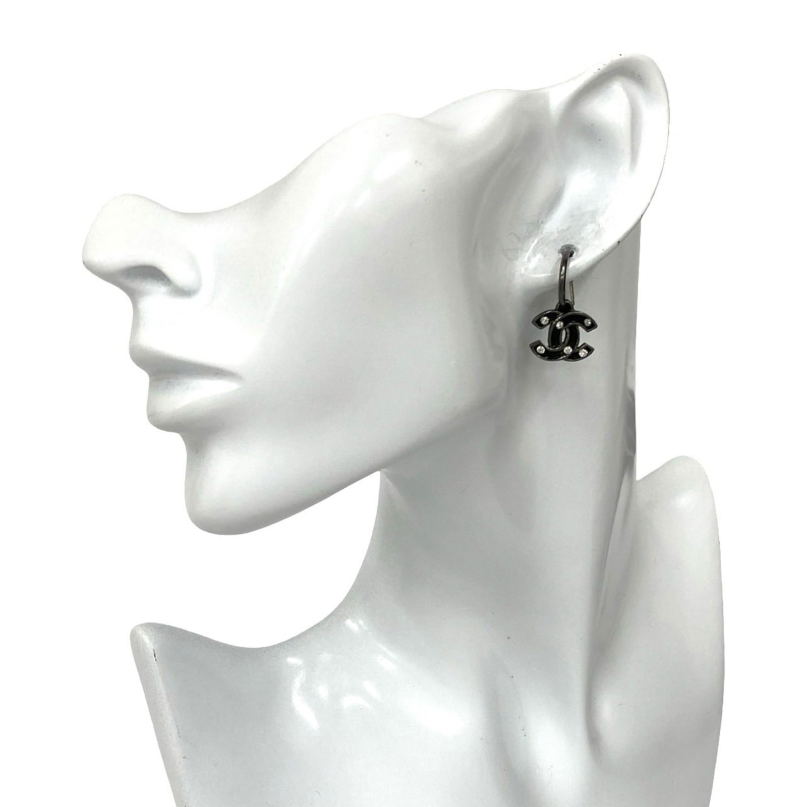 Plating Chanel Stud Earrings Gold: Plating Chanel Stud Earrings Gold This listing features Plating Chanel Stud Earrings Gold. Item specifics are provided below. Item Specifics: Brand: Chanel Type: Stud Earrings Gender: Women