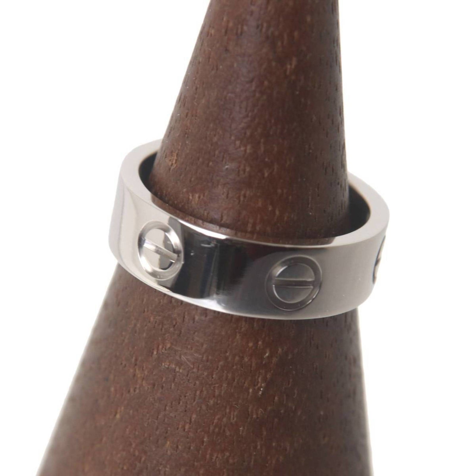 (18K) Cartier Band Ring White Gold: (18K) Cartier Band Ring White Gold This listing features (18K) Cartier Band Ring White Gold. Item specifics are provided below. Item Specifics: Brand: Cartier Type: Band Ring Gender: Women Material: W