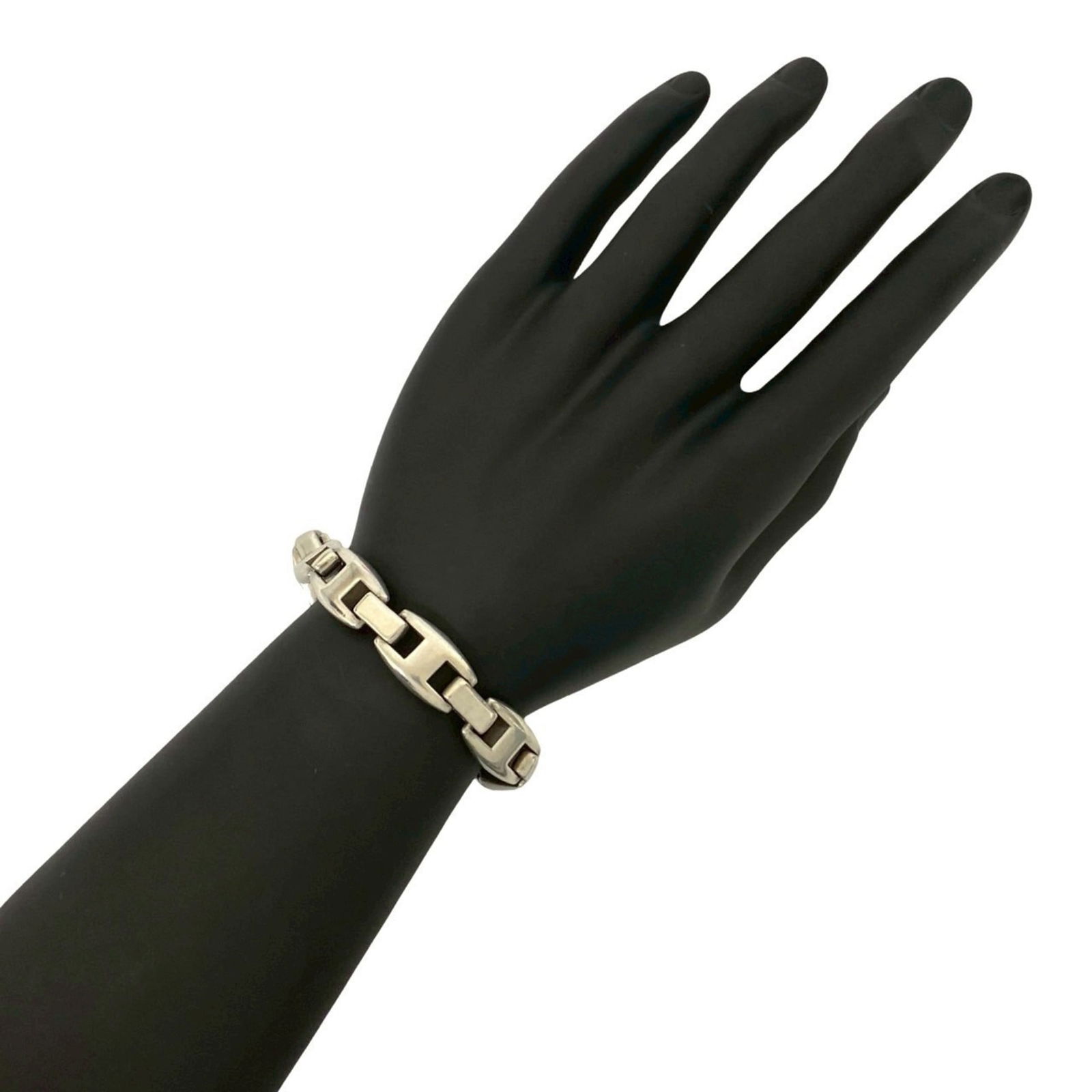 925 Hermes Charm Bracelet Silver: 925 Hermes Charm Bracelet Silver This listing features 925 Hermes Charm Bracelet Silver. Item specifics are provided below. Item Specifics: Brand: Hermes Type: Charm Bracelet Gender: Women Material: S