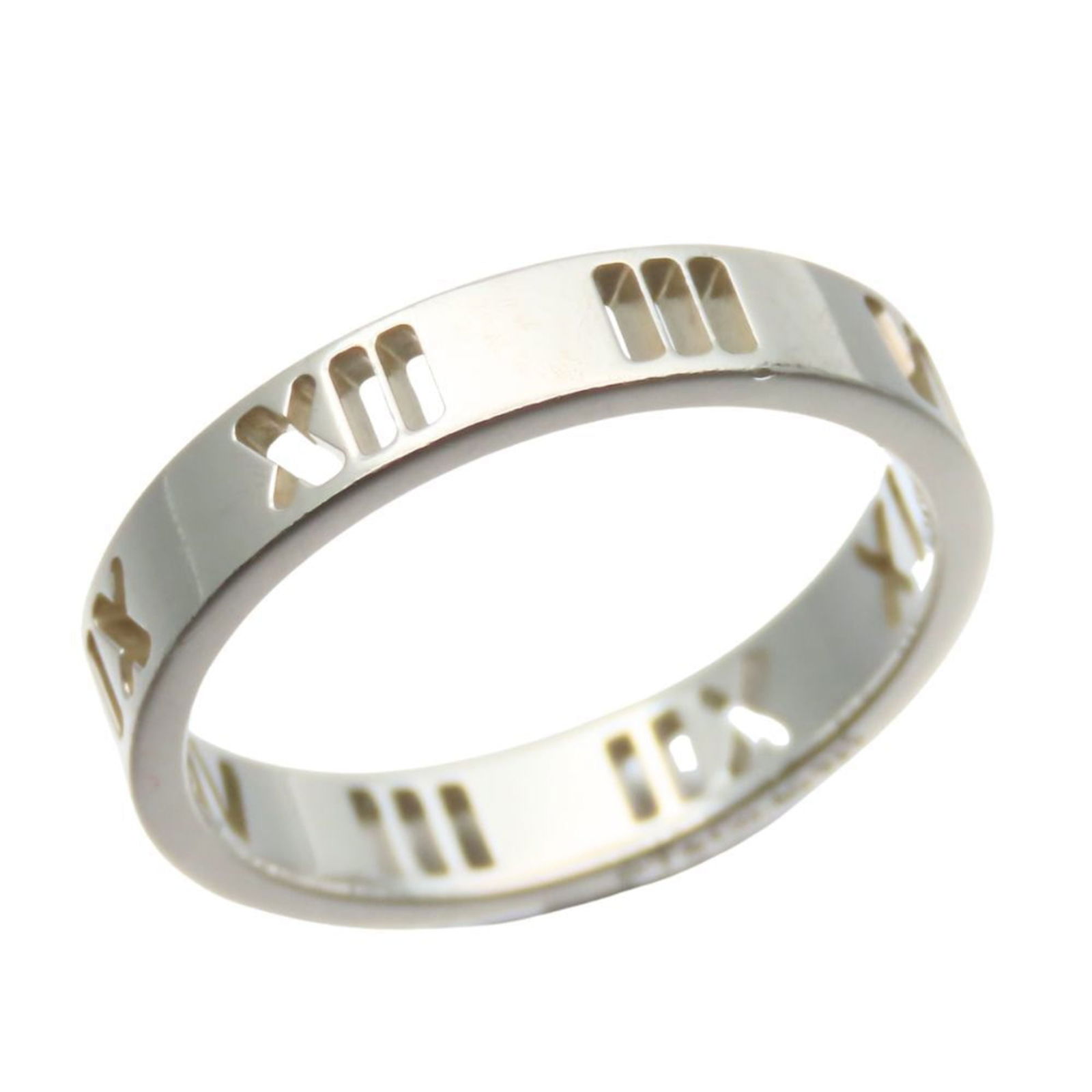 925 Tiffany Band Ring Silver: 925 Tiffany Band Ring Silver This listing features 925 Tiffany Band Ring Silver. Item specifics are provided below. Item Specifics: Brand: Tiffany Type: Band Ring Gender: Women Color: Silver Material: