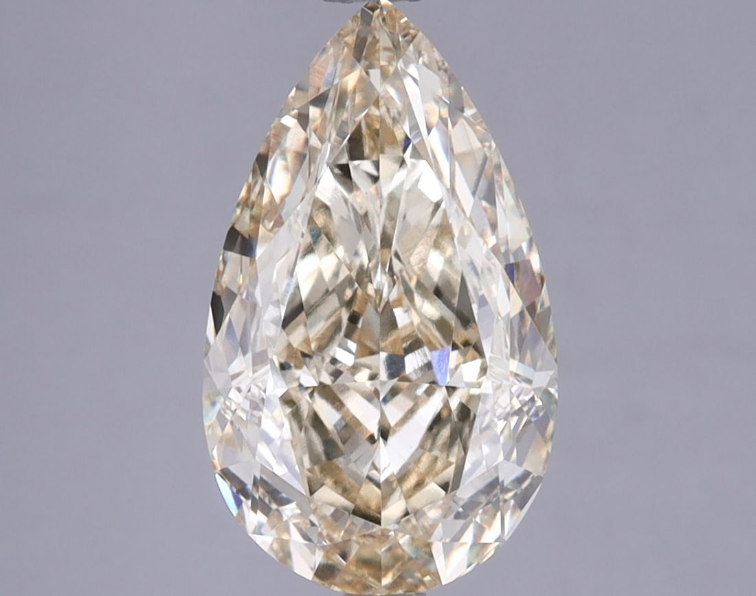 Loose Lab Diamond - IGI Pear 3.21ct Fancy Yellow VVS2: Loose Lab Diamond - IGI Pear 3.21ct Fancy Yellow VVS2 This listing features Loose Lab Diamond - IGI Pear 3.21ct Fancy Yellow VVS2. Item specifics are provided below. Item Specifics: Source: This Is