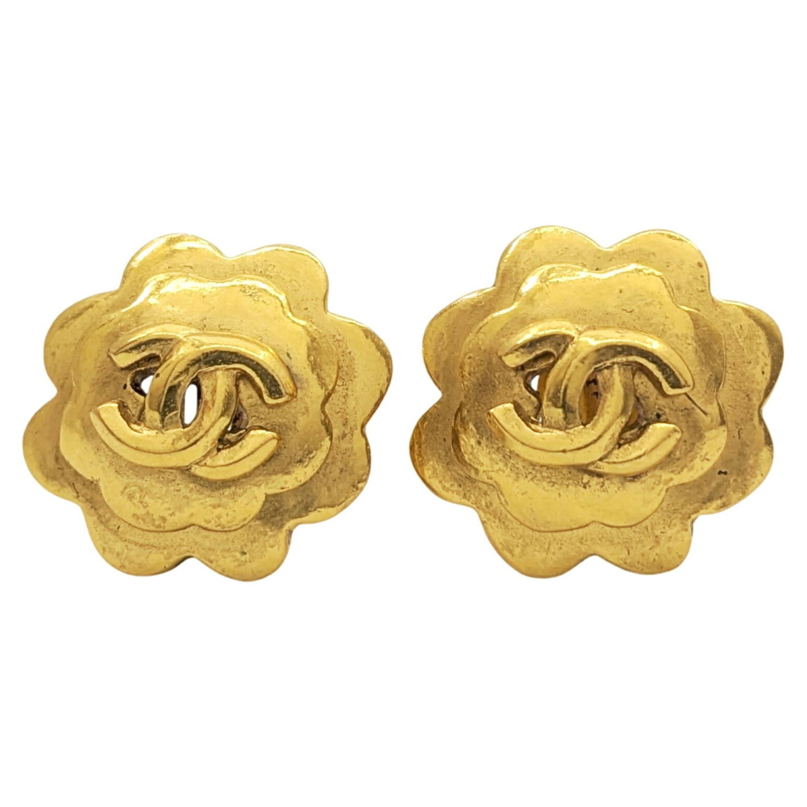 Plating Chanel Clip Earrings Gold: Plating Chanel Clip Earrings Gold This listing features Plating Chanel Clip Earrings Gold. Item specifics are provided below. Item Specifics: Brand: Chanel Type: Clip Earrings Gender: Women Material: