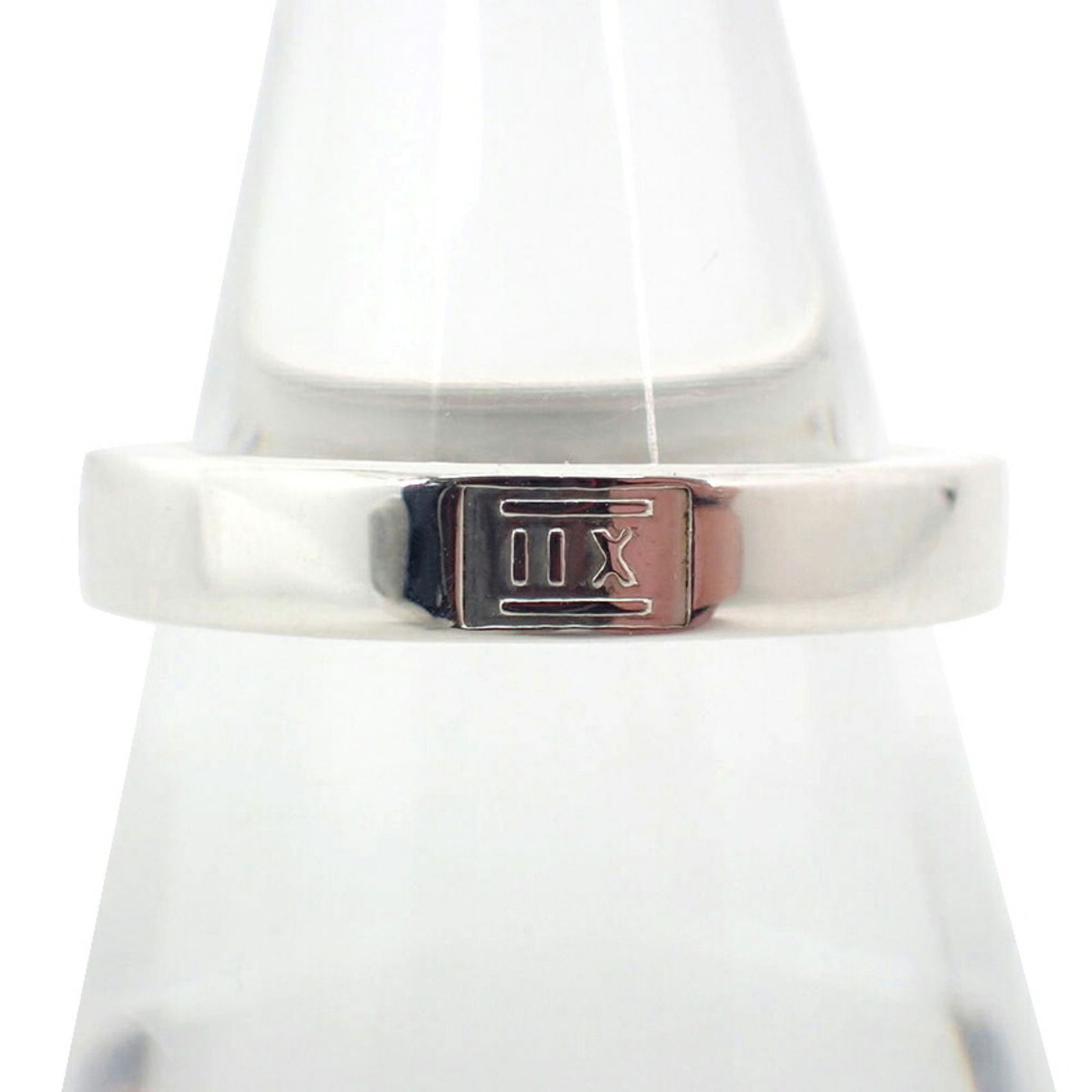 925 Tiffany Band Ring Sterling Silver: 925 Tiffany Band Ring Sterling Silver This listing features 925 Tiffany Band Ring Sterling Silver. Item specifics are provided below. Item Specifics: Brand: Tiffany Type: Band Ring Gender: Women Mater