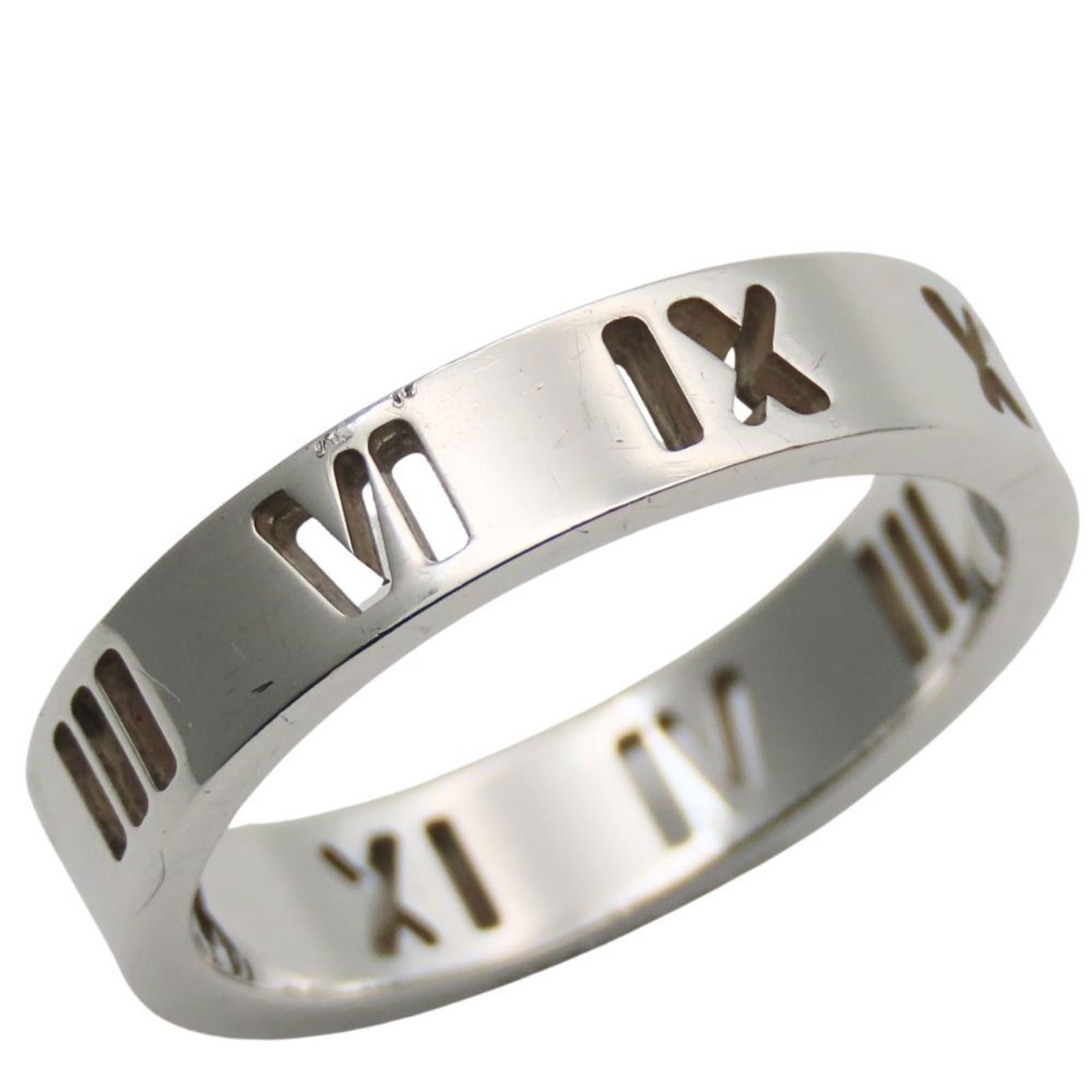 925 Tiffany Band Ring Silver: 925 Tiffany Band Ring Silver This listing features 925 Tiffany Band Ring Silver. Item specifics are provided below. Item Specifics: Brand: Tiffany Type: Band Ring Gender: Women Color: Silver Material: