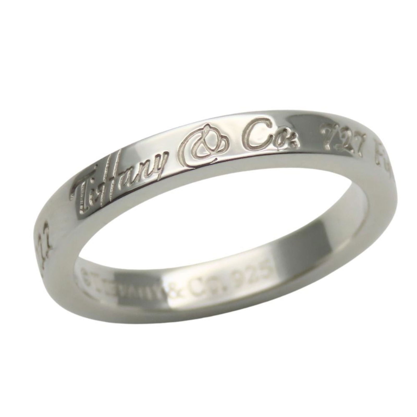 925 Tiffany Band Ring Silver: 925 Tiffany Band Ring Silver This listing features 925 Tiffany Band Ring Silver. Item specifics are provided below. Item Specifics: Brand: Tiffany Type: Band Ring Gender: Women Color: Silver Material: