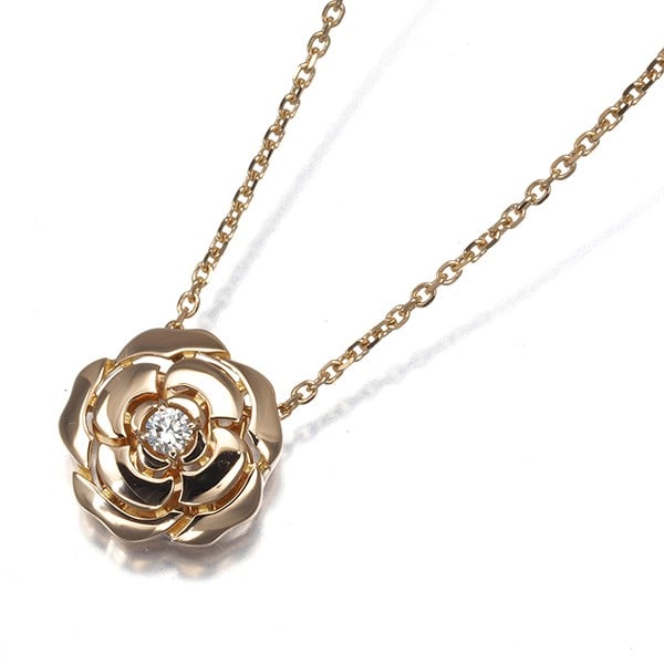Gold Chanel Necklace Diamond Camelia 18K 750 Rose: Gold Chanel Necklace Diamond Camelia 18K 750 Rose This listing features Gold Chanel Necklace Diamond Camelia 18K 750 Rose. Item specifics are provided below. Item Specifics: Brand: CHANEL Metal: