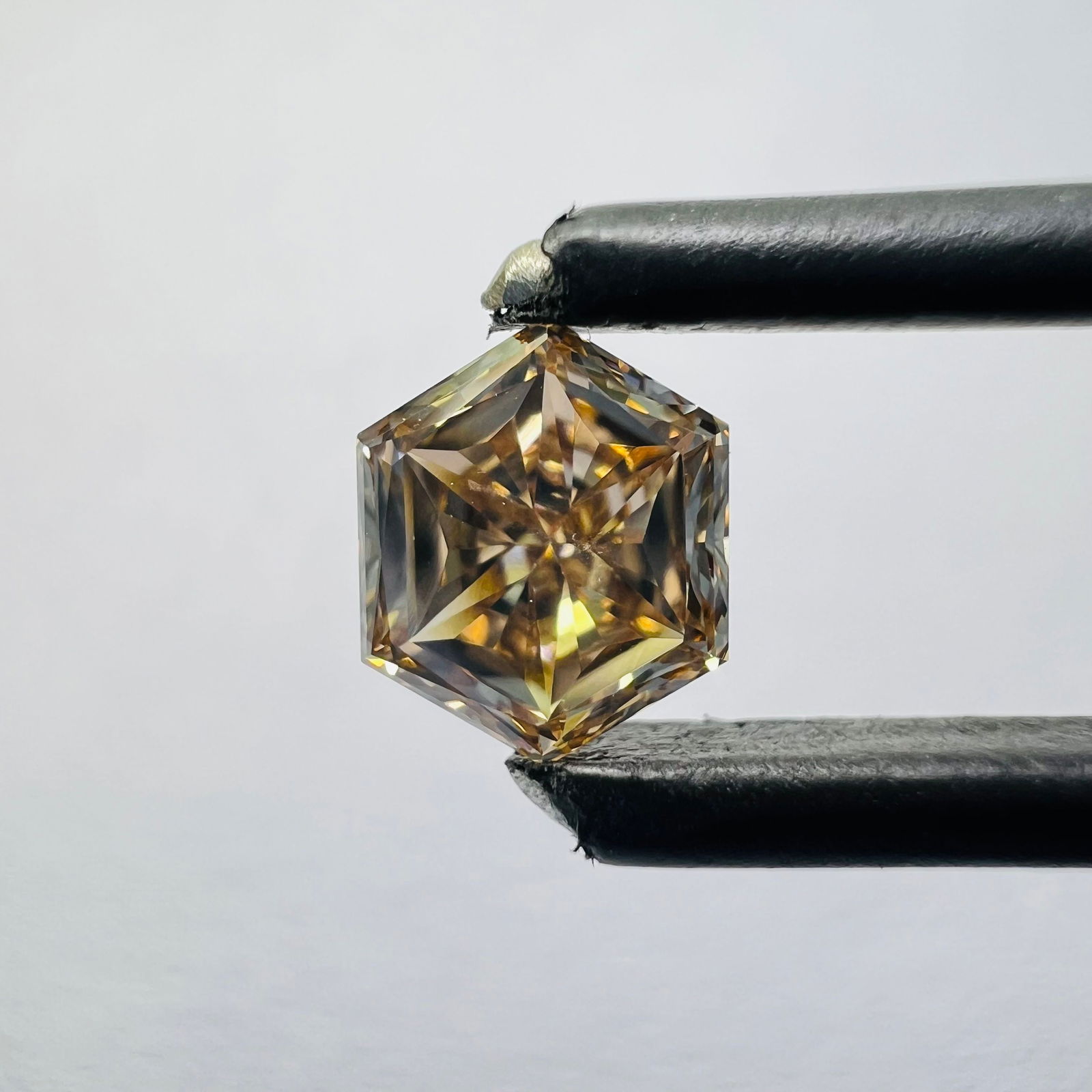Loose Lab Diamond - Hexagonal 0.52ct Orange VVS2: Loose Lab Diamond - Hexagonal 0.52ct Orange VVS2 This listing features Loose Lab Diamond - Hexagonal 0.52ct Orange VVS2. Item specifics are provided below. Item Specifics: Source: This Is A Real