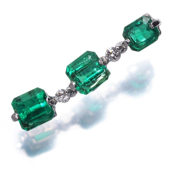 Platinum Emerald 1.25Ct Diamond 0.05Ct Drop Pendant 900: Platinum Emerald 1.25Ct Diamond 0.05Ct Drop Pendant 900 This listing features Platinum Emerald 1.25Ct Diamond 0.05Ct Drop Pendant 900. Item specifics are provided below. Item Specifics: Metal: Platinu