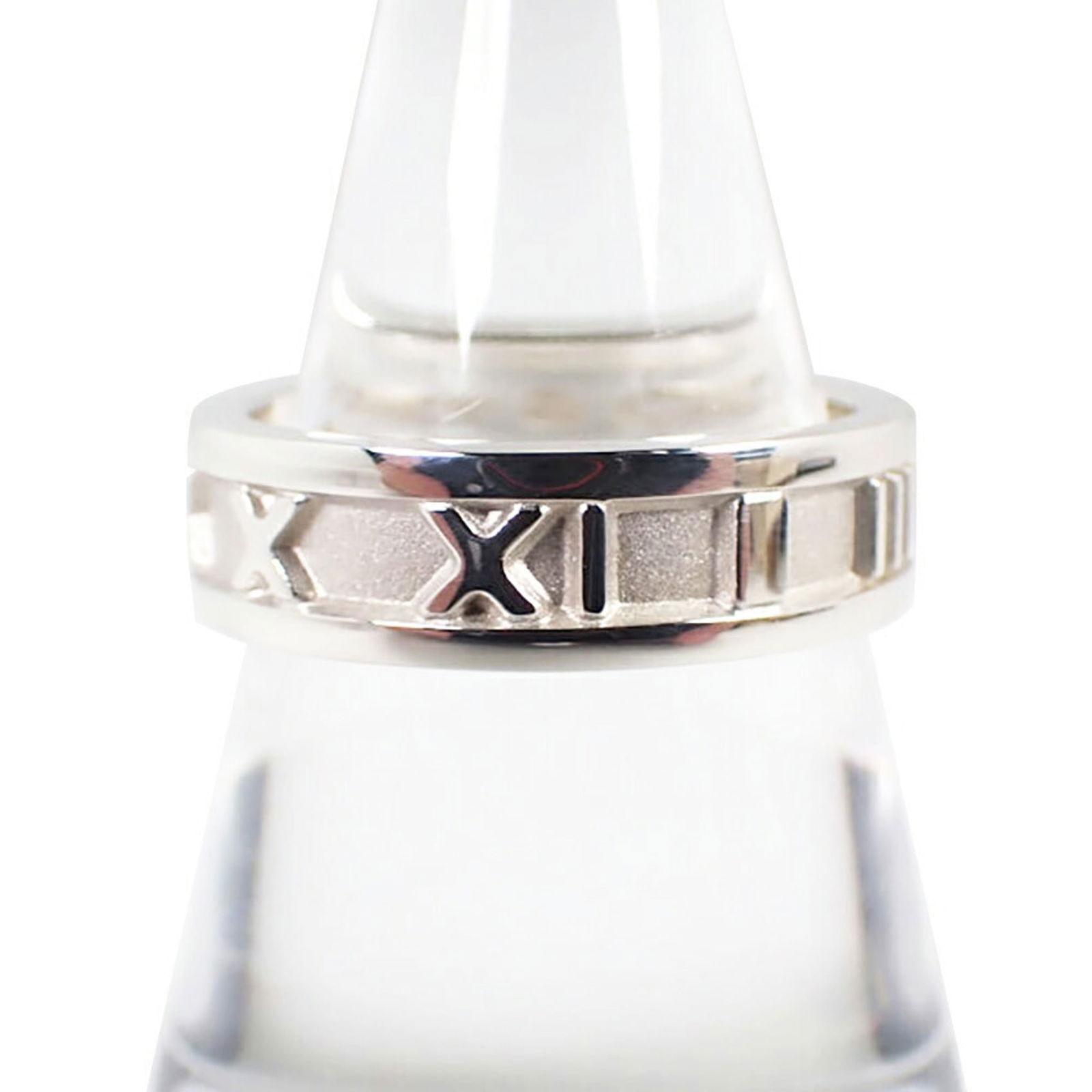 925 Tiffany Band Ring Sterling Silver: 925 Tiffany Band Ring Sterling Silver This listing features 925 Tiffany Band Ring Sterling Silver. Item specifics are provided below. Item Specifics: Brand: Tiffany Type: Band Ring Gender: Women