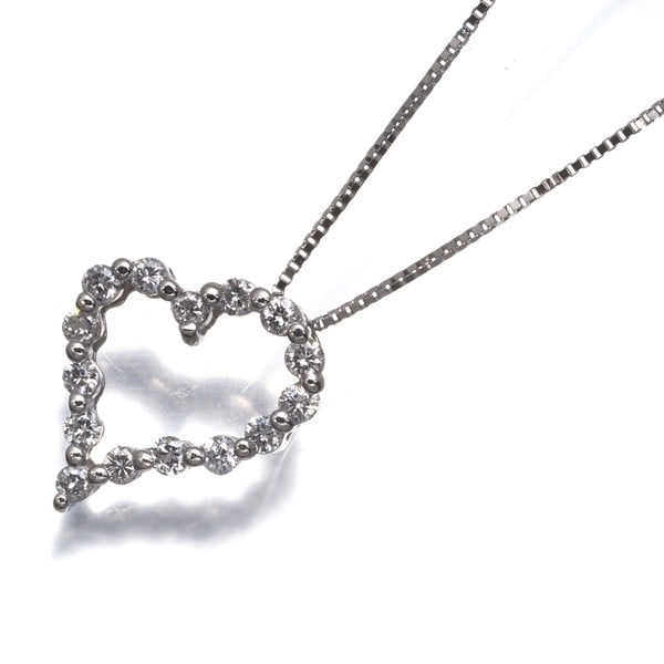 Platinum Diamond 0.30Ct Heart Necklace 900 850 (1 of 4)