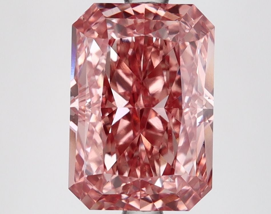 Loose Lab Diamond - IGI Radiant 3.13ct Fancy Vivid Pink VVS2: Loose Lab Diamond - IGI Radiant 3.13ct Fancy Vivid Pink VVS2 This listing features Loose Lab Diamond - IGI Radiant 3.13ct Fancy Vivid Pink VVS2. Item specifics are provided below. Item Specifics: