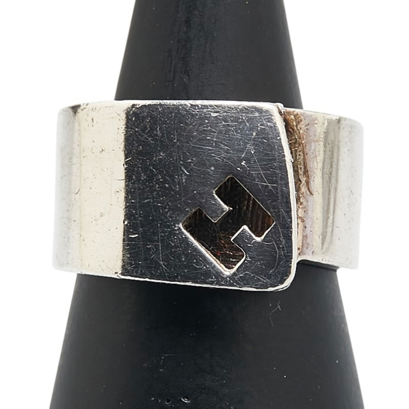 925 Hermes Band Ring Silver: 925 Hermes Band Ring Silver This listing features 925 Hermes Band Ring Silver. Item specifics are provided below. Item Specifics: Brand: Hermes Type: Band Ring Gender: Women Material: Silver 925 Us Si