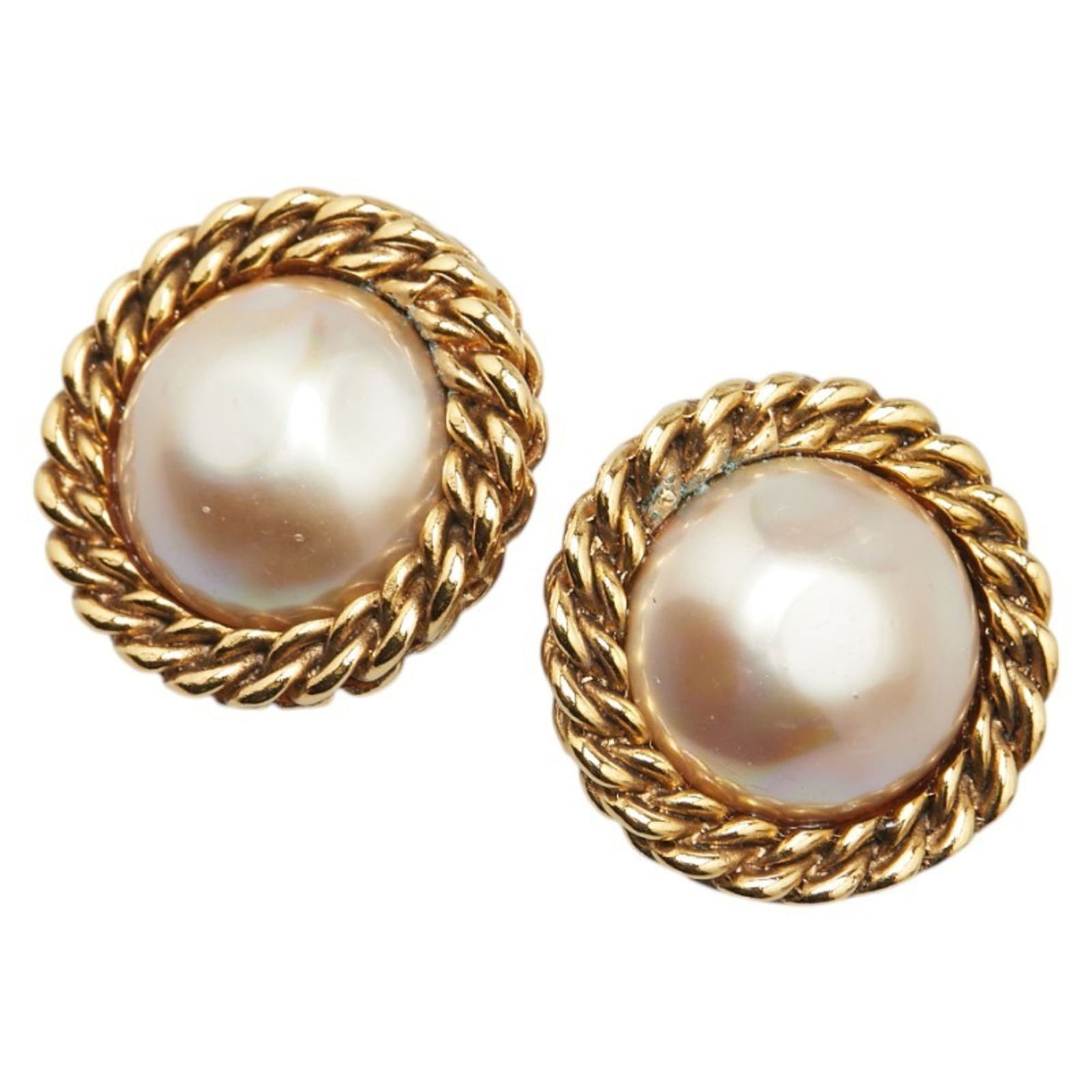 Earrings Chanel Clip: Earrings Chanel Clip This listing features Earrings Chanel Clip. Item specifics are provided below. Item Specifics: Brand: Chanel Type: Clip Earrings Gender: Women Color: Gold Size (Hxwxd): 25.70mm x