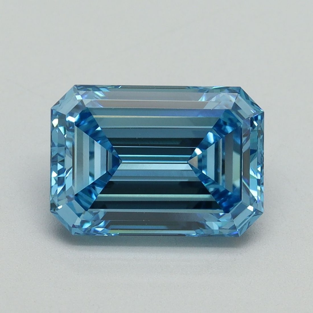 Loose Lab Diamond - IGI Emerald 3.03ct Fancy Vivid Blue VVS2: Loose Lab Diamond - IGI Emerald 3.03ct Fancy Vivid Blue VVS2 This listing features Loose Lab Diamond - IGI Emerald 3.03ct Fancy Vivid Blue VVS2. Item specifics are provided below. Item Specifics: