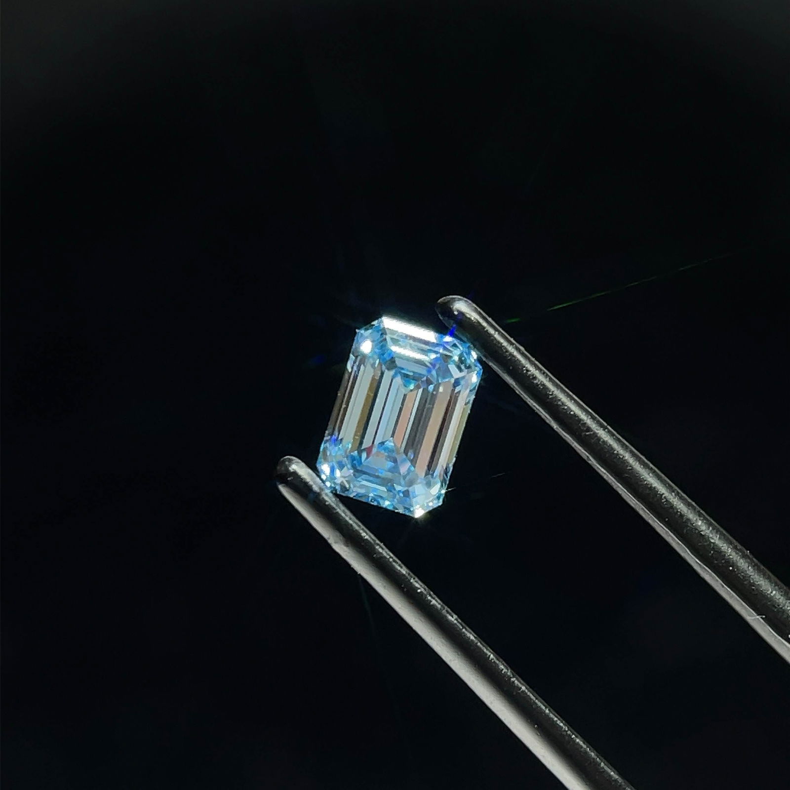 Loose Lab Diamond - IGI Emerald 0.78ct Fancy Intense Blue VVS2: Loose Lab Diamond - IGI Emerald 0.78ct Fancy Intense Blue VVS2 This listing features Loose Lab Diamond - IGI Emerald 0.78ct Fancy Intense Blue VVS2. Item specifics are provided below. Item