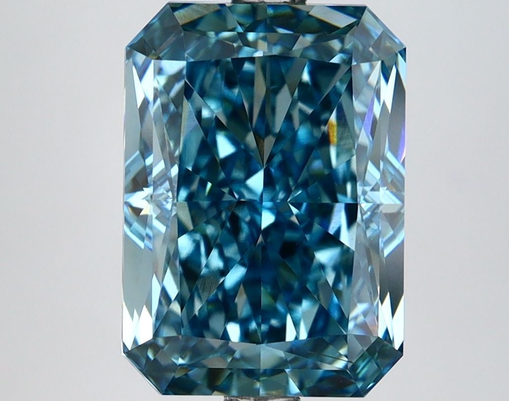 Loose Lab Diamond - IGI Radiant 4.55ct Fancy Vivid Blue VVS2: Loose Lab Diamond - IGI Radiant 4.55ct Fancy Vivid Blue VVS2 This listing features Loose Lab Diamond - IGI Radiant 4.55ct Fancy Vivid Blue VVS2. Item specifics are provided below. Item Specifics: