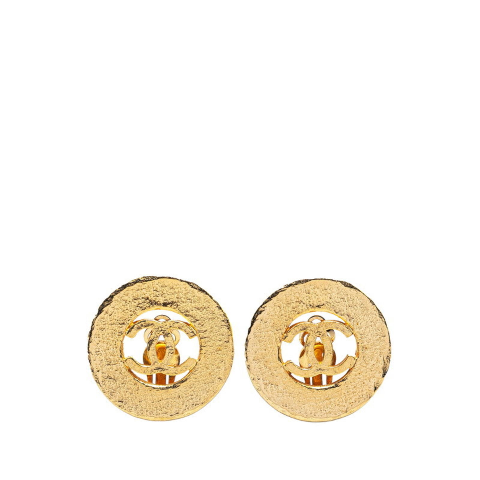 Plating Chanel Clip Earrings Gold: Plating Chanel Clip Earrings Gold This listing features Plating Chanel Clip Earrings Gold. Item specifics are provided below. Item Specifics: Brand: Chanel Type: Clip Earrings Gender: Women